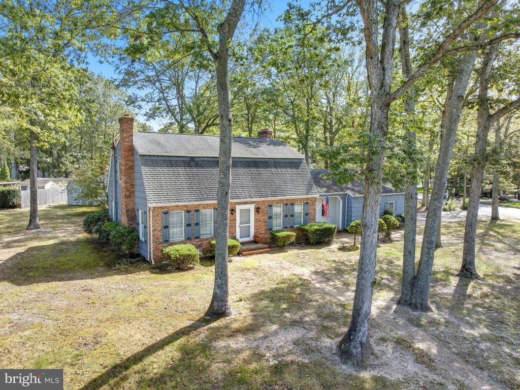 Photo of 118 N Lakeshore Drive, MANAHAWKIN, NJ 08050 (MLS # NJOC2037644)