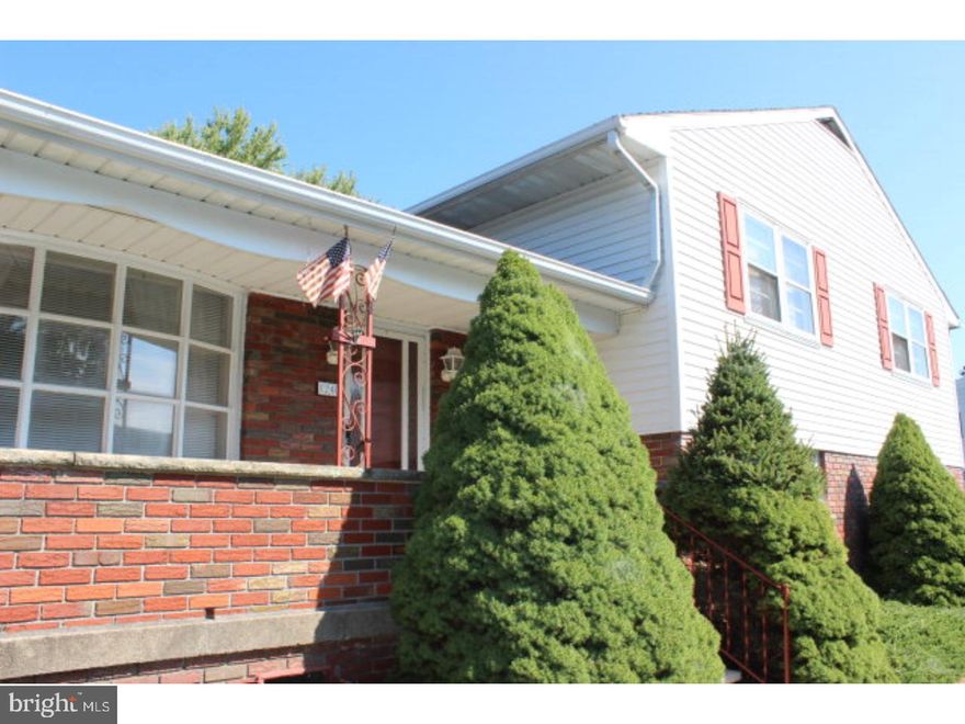 Metculously maintained Split Level on almost a quarter acre in Pottsville! Hardwood Floors under wall to wall on ML & UL.New Roof & Siding 2008. New EFM Furnace about 6 yrs old - 3 zoned heat keeps costs down.Furnace cleaned&serviced yearly.Driveway paved about 2012.Hobby (Sewing)Rm could be additional bedrm, or partition wall could be removed to restore garage parking.Basement offers workbench & plenty of room for tools or exercise equipment & Large storage closet.Generous sized closets throughout.Picnic Pavillion & Storage Shed too!Custom Built w/12'limestone block foundation&Plaster walls.  Mailing Address Continued: Pottsville  Amp: 200