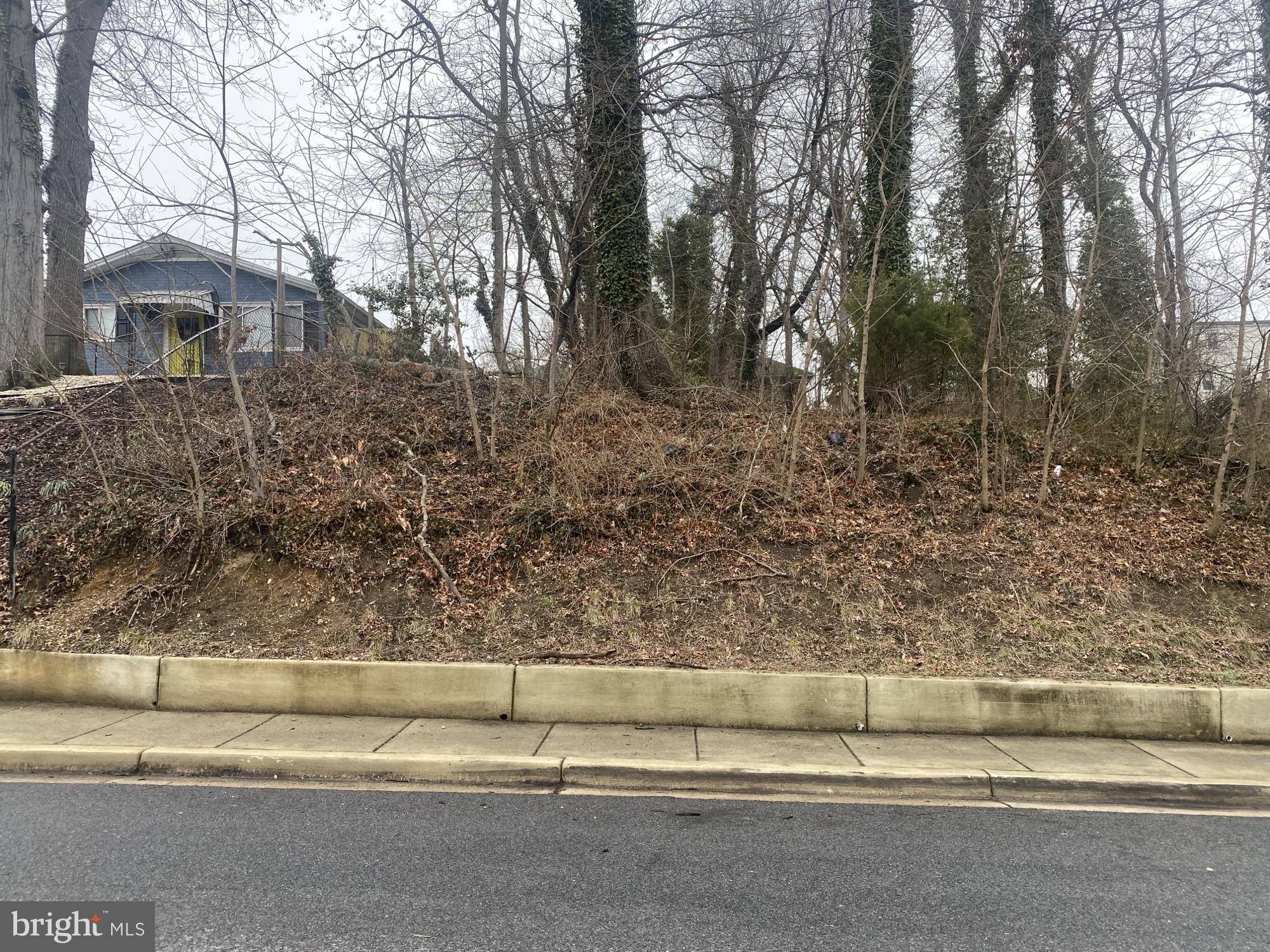 CAPITOL HEIGHTS - Land