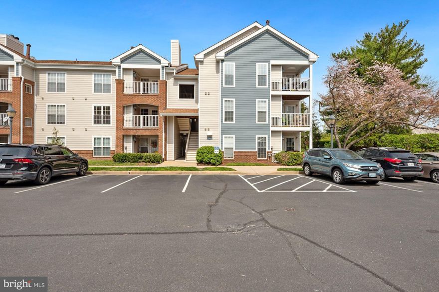 Do not miss this stunning condo in the heart of Ashburn. This is a spacious 2 bedroom 2 bath unit with an additional storage closet in the main breezeway. The owners have taken immaculate care of this light and bright 3rd floor condo with vaulted ceilings, a wood burning fireplace for those cold winter nights, and a fantastic private balcony for enjoying your morning coffee or a nice evening cocktail. This unit contains its own washer/dryer, a lovely bright kitchen with granite counter tops, new plumbing and recent paint. There is an abundance of parking and you are just minutes to Rte 7, Dulles Greenway, Airport, new Silver Line Metro Station and the W&OD trail. With full access to Ashburn Farm amenities you have at your disposal a clubhouse, gym, parks, volleyball courts, basketball courts, tennis courts, outdoor pools, baseball fields, soccer fields, and miles of walking trails. This is your opportunity to be in the heart of Ashburn to experience all this wonderful area has to offer!