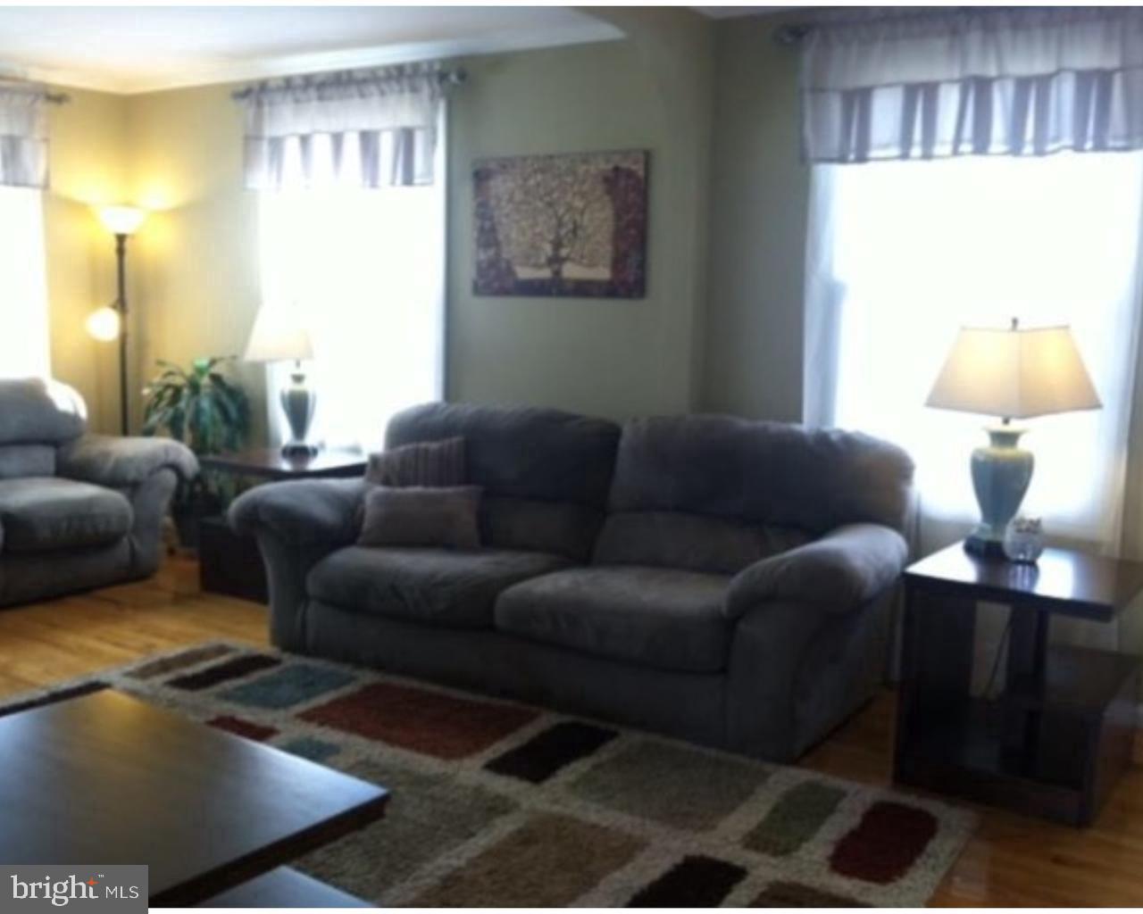 1209 W KINGS HIGHWAY