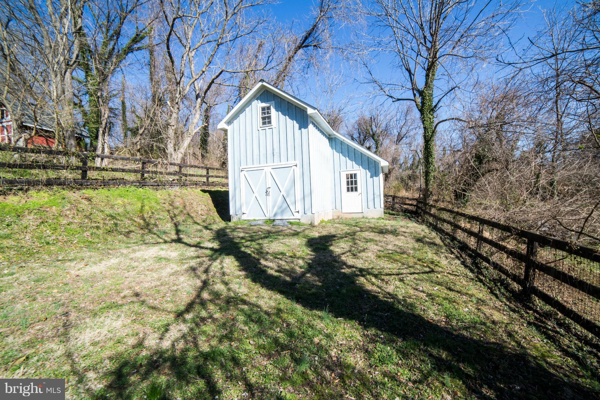 TOWN OF HILLSBORO - Residential