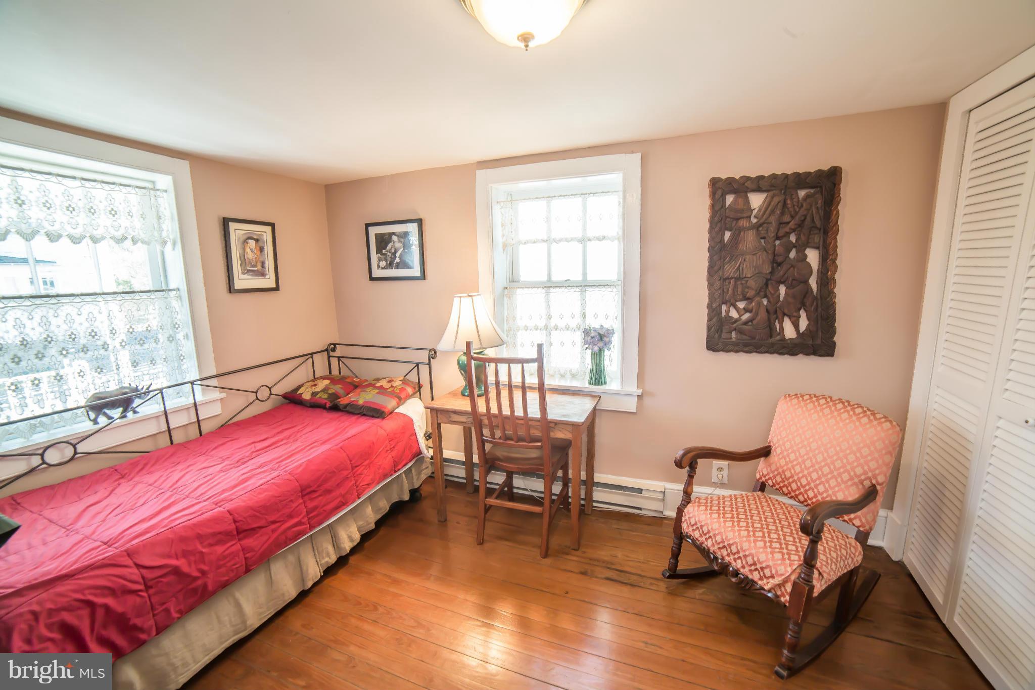 TOWN OF HILLSBORO - Residential