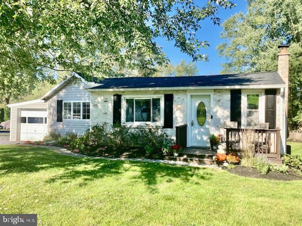 Photo of 765 Maple Street, Lititz, PA 17543 (MLS # PALA2058594)