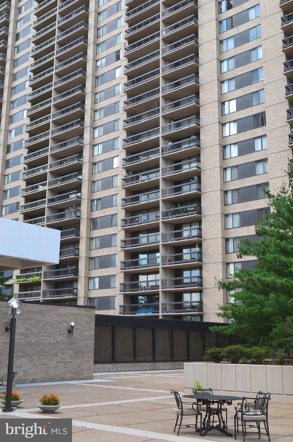 SKYLINE PLAZA - Residential