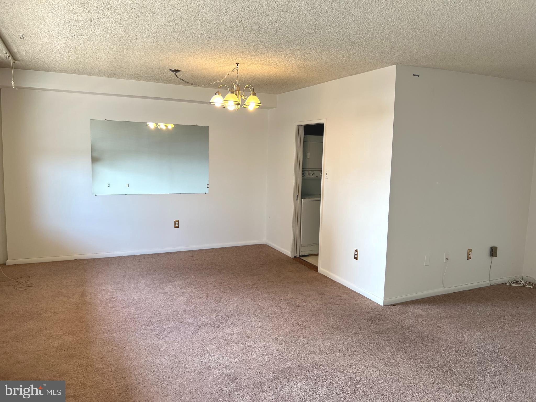 SKYLINE PLAZA - Residential