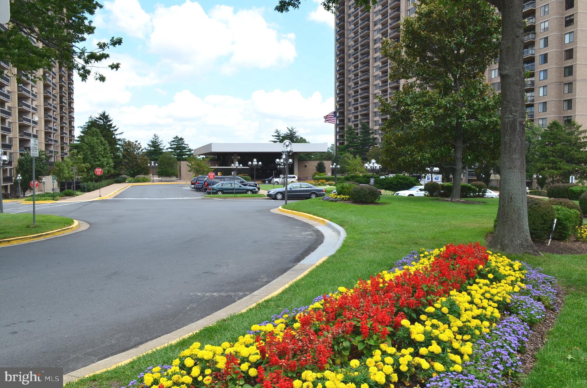 SKYLINE PLAZA - Residential