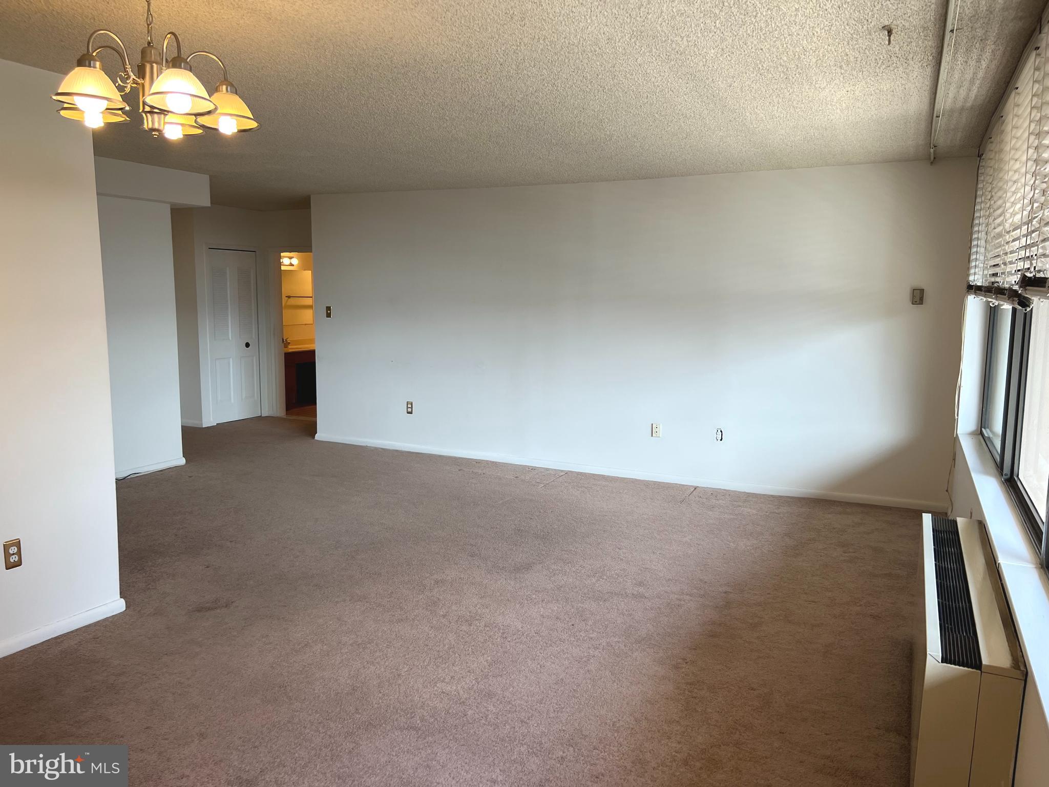 SKYLINE PLAZA - Residential