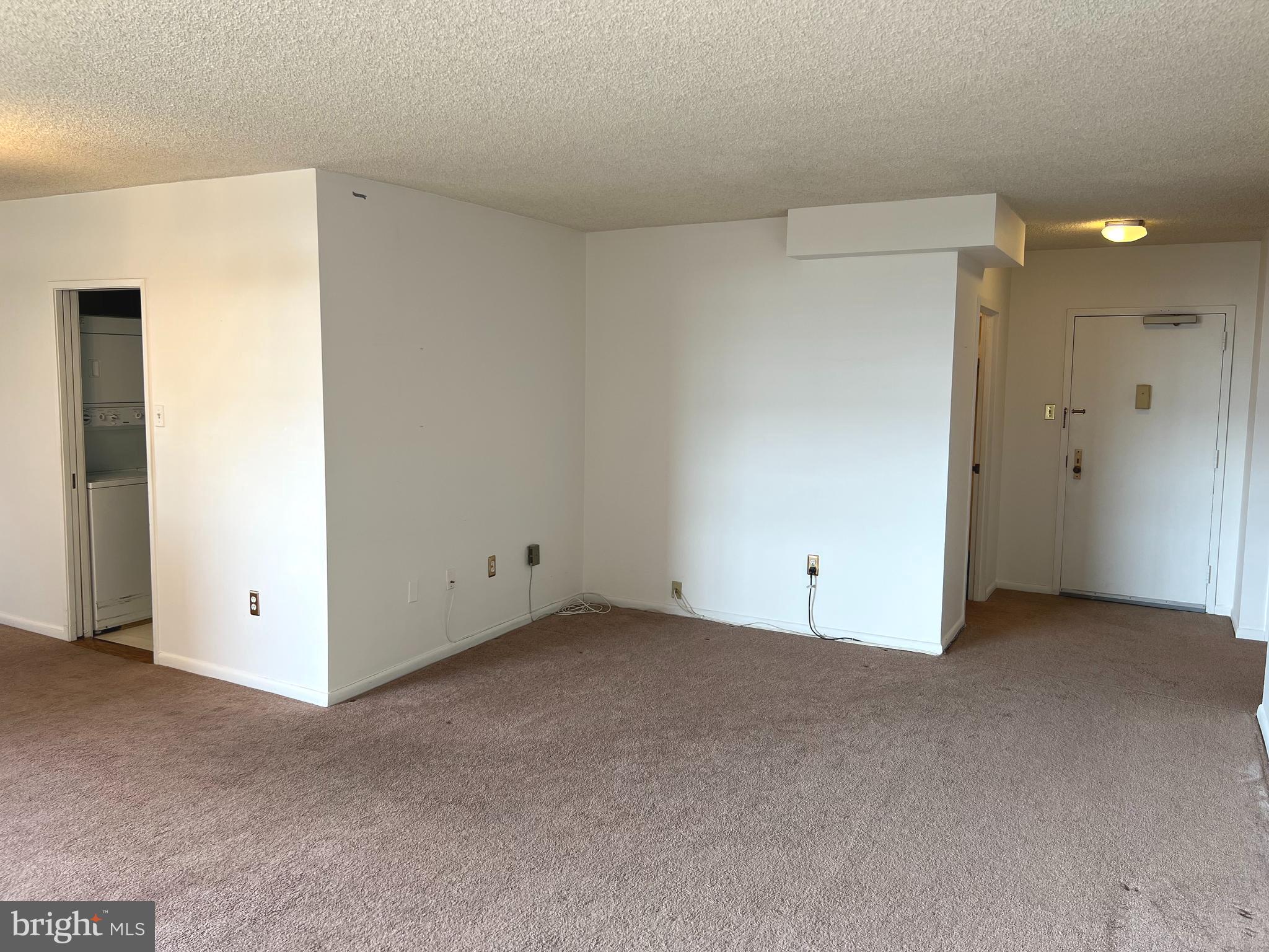 SKYLINE PLAZA - Residential