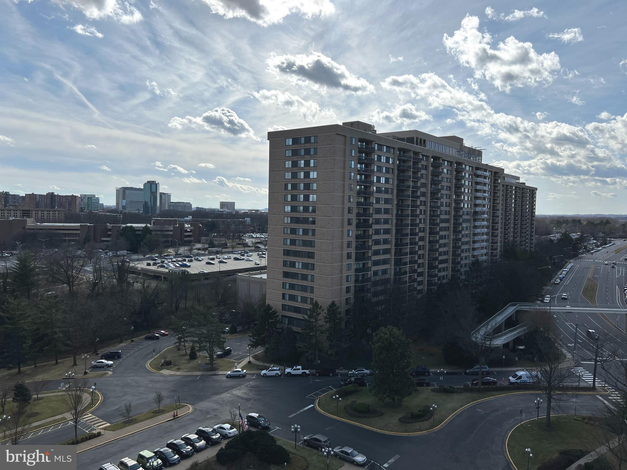 SKYLINE PLAZA - Residential