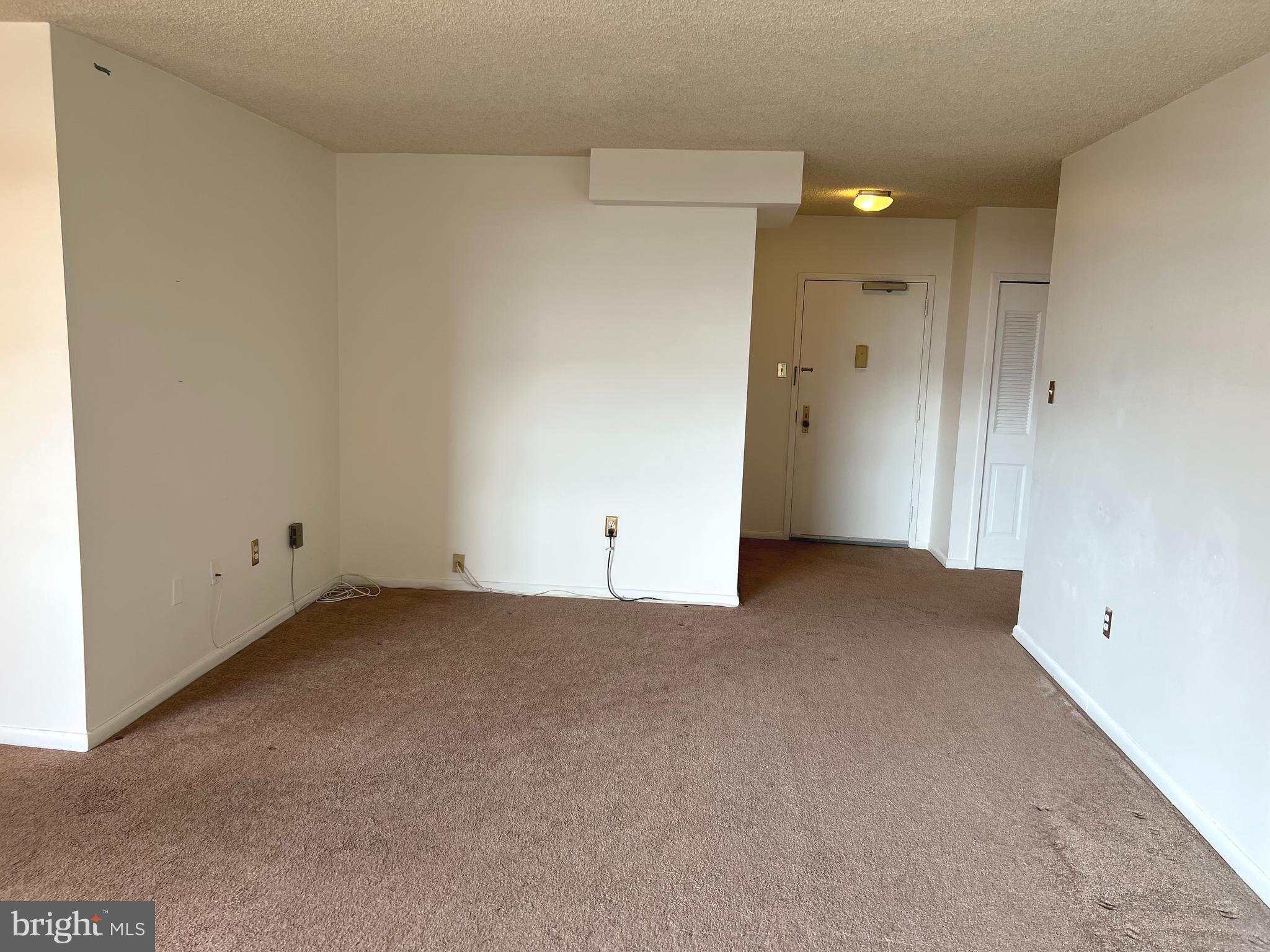 SKYLINE PLAZA - Residential
