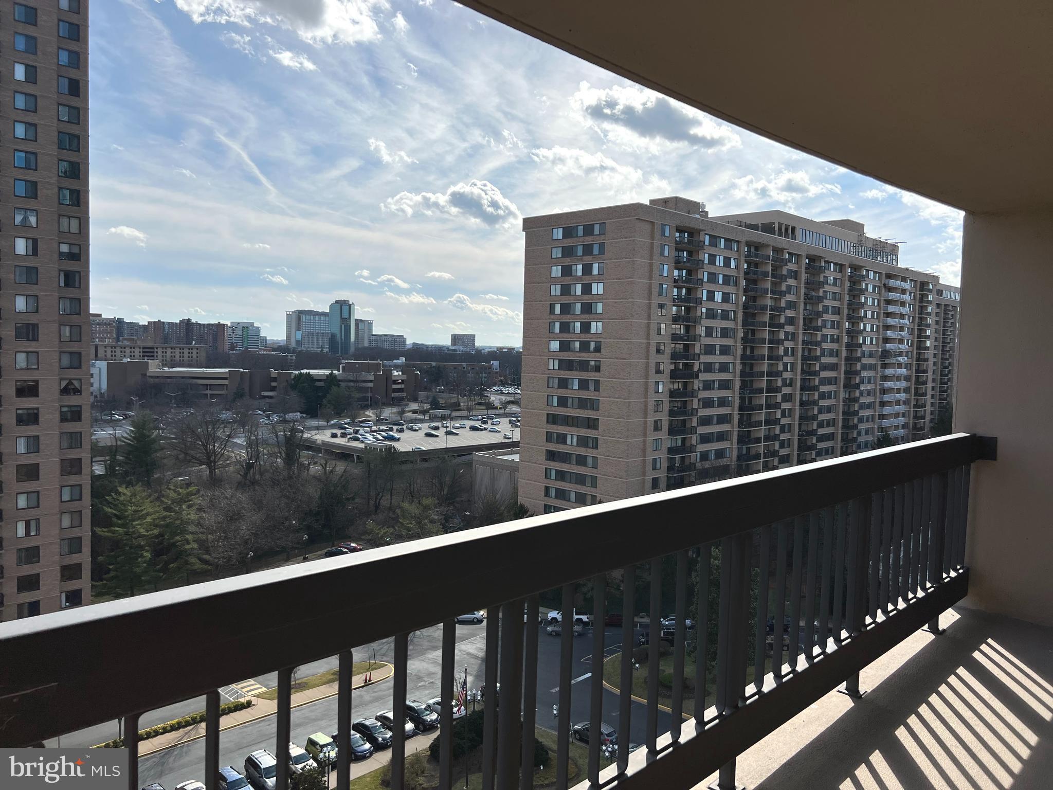 SKYLINE PLAZA - Residential