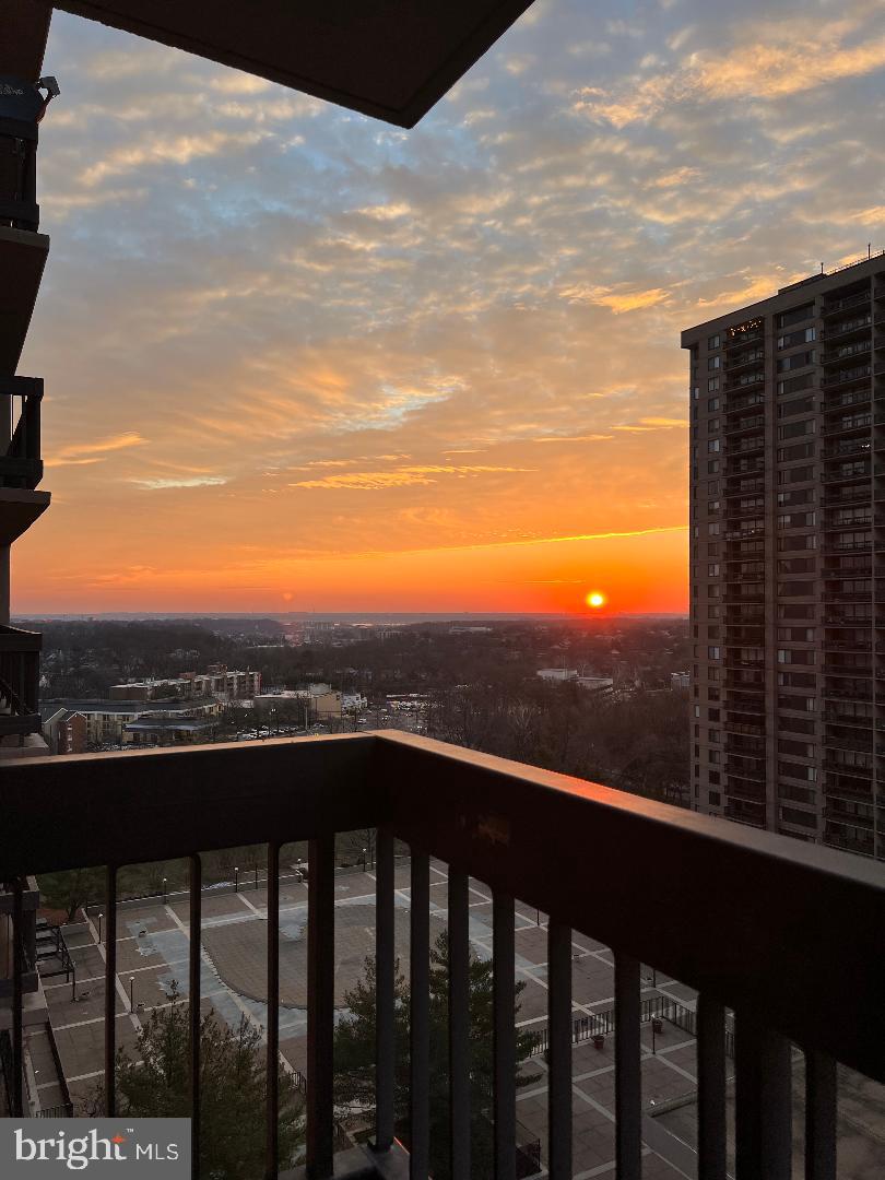 SKYLINE PLAZA - Residential