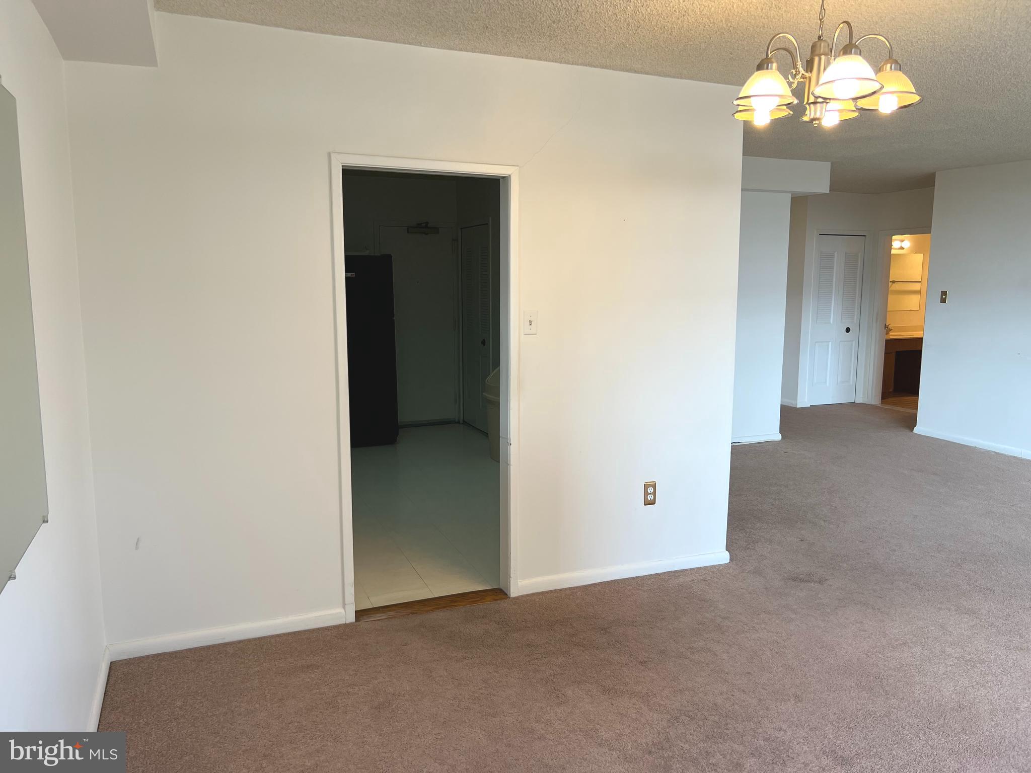 SKYLINE PLAZA - Residential