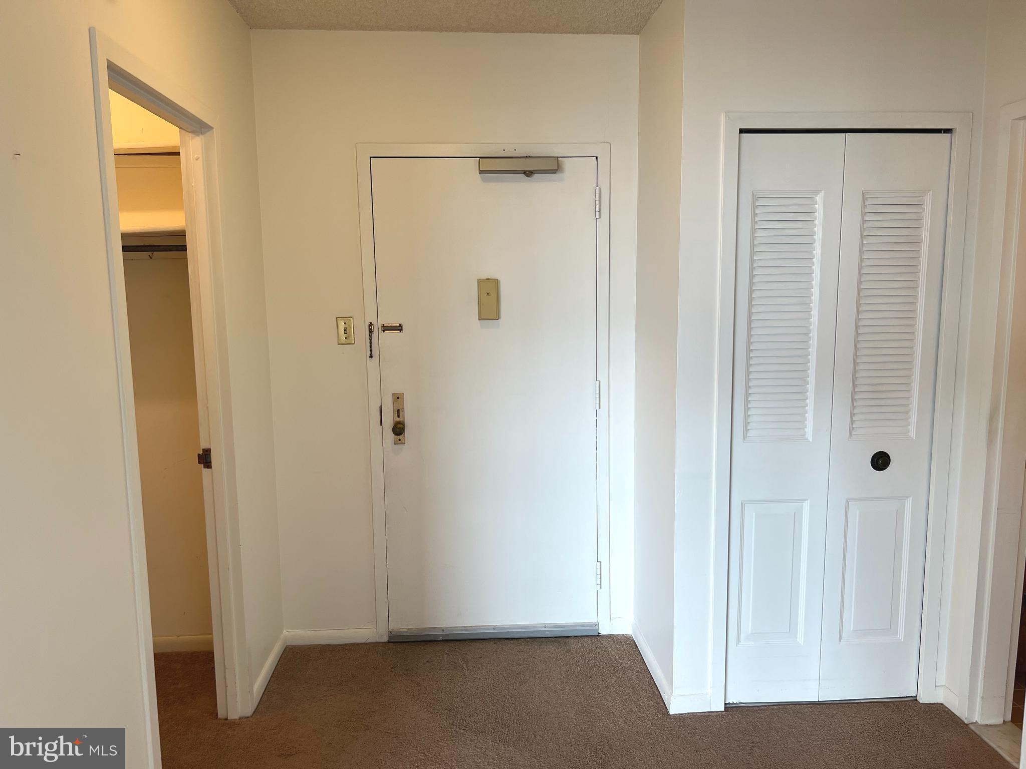 SKYLINE PLAZA - Residential
