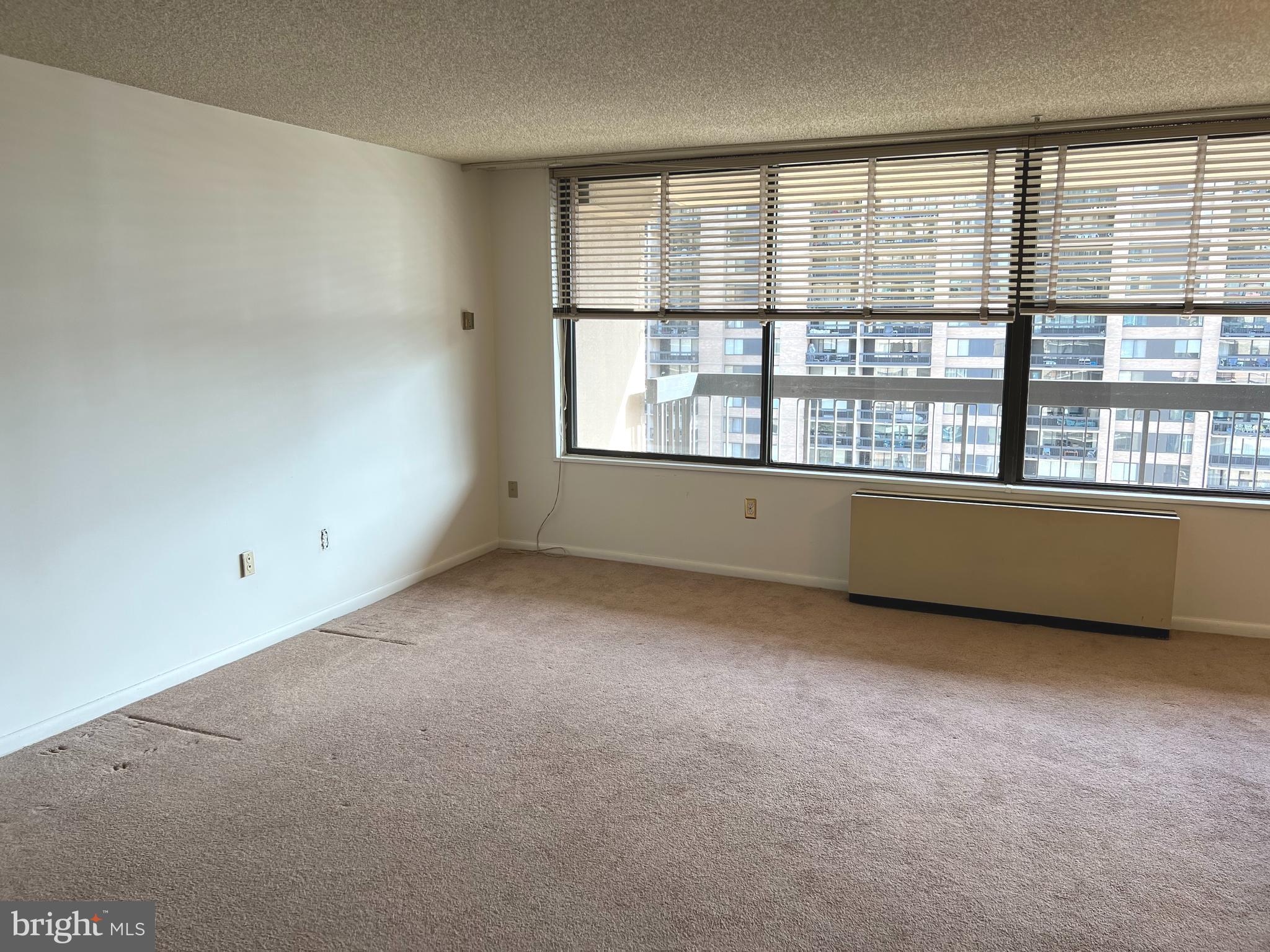 SKYLINE PLAZA - Residential