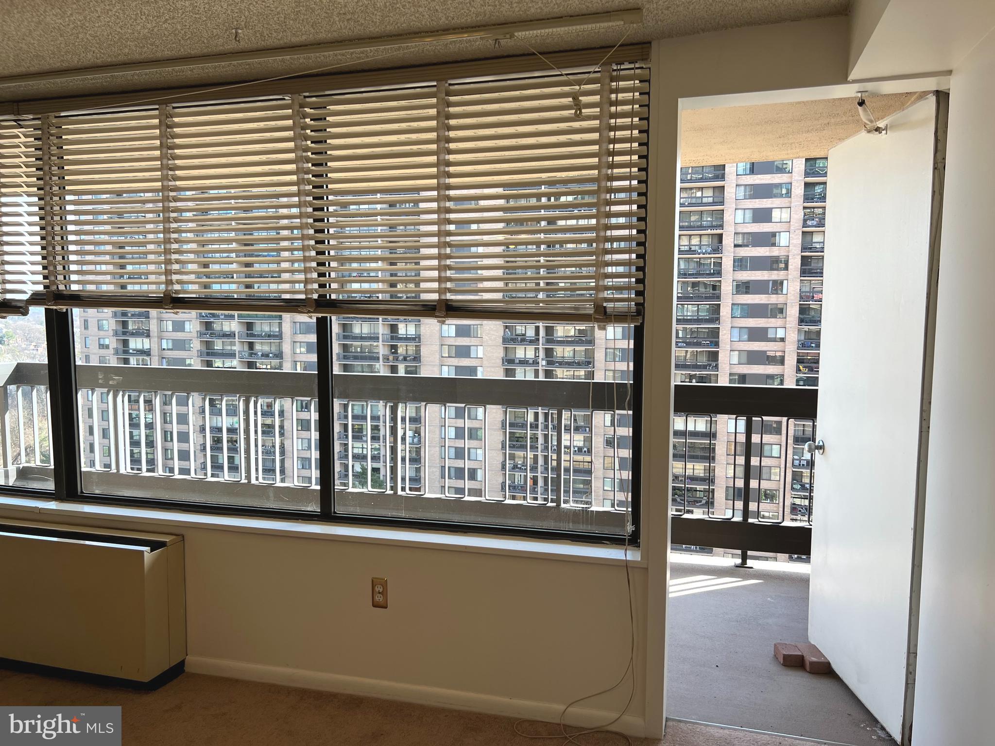 SKYLINE PLAZA - Residential