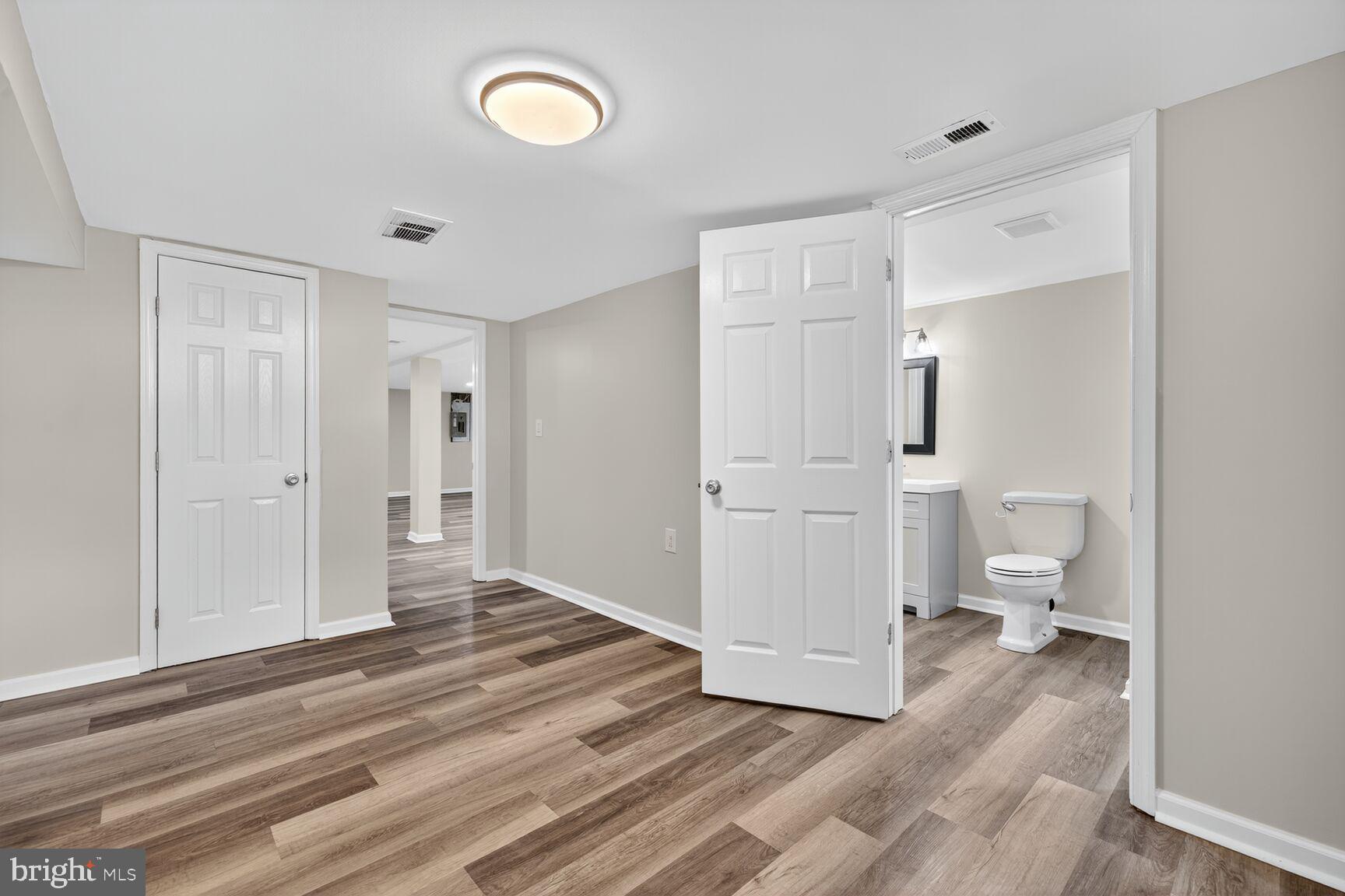 WHITE ROCK - Residential