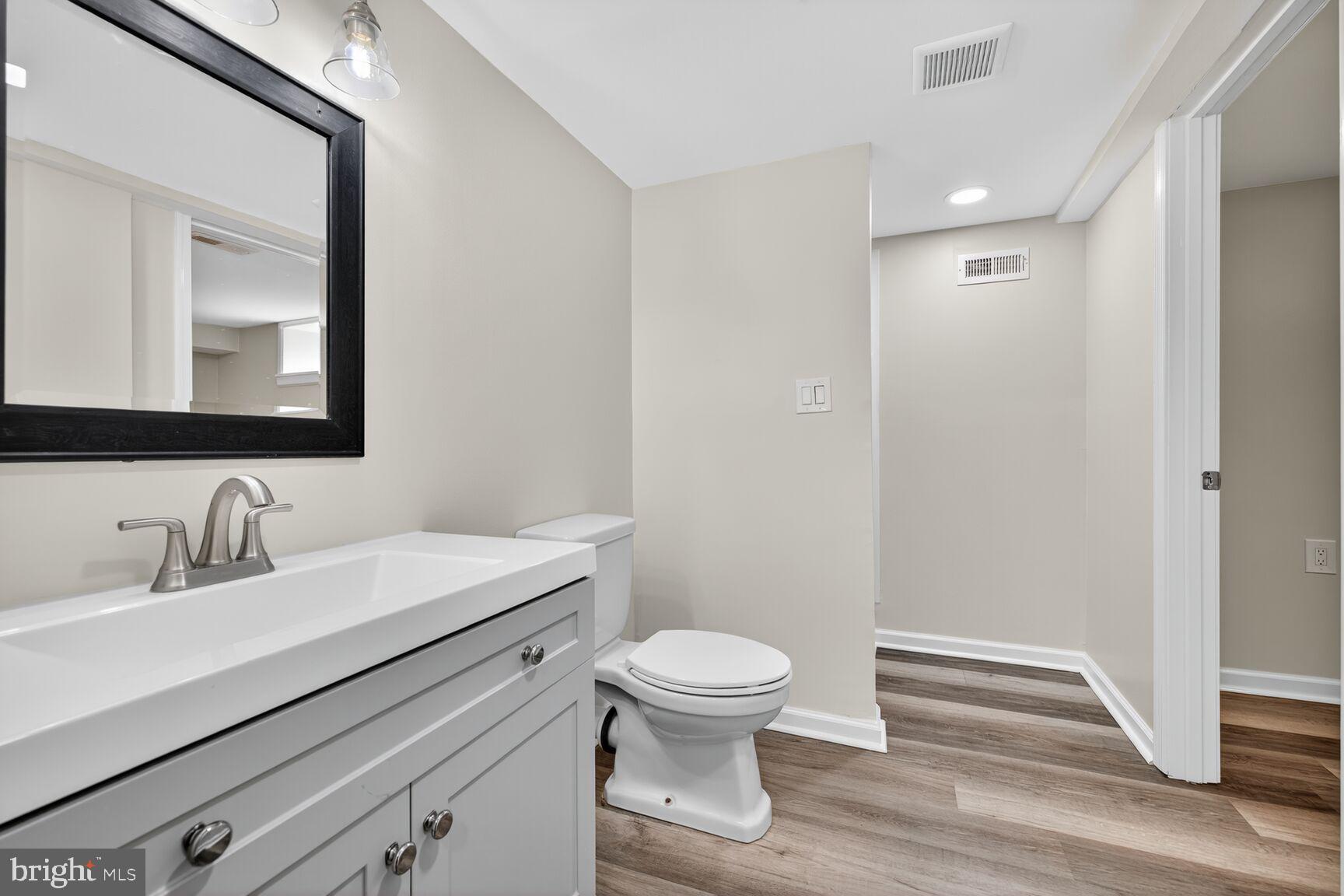 WHITE ROCK - Residential