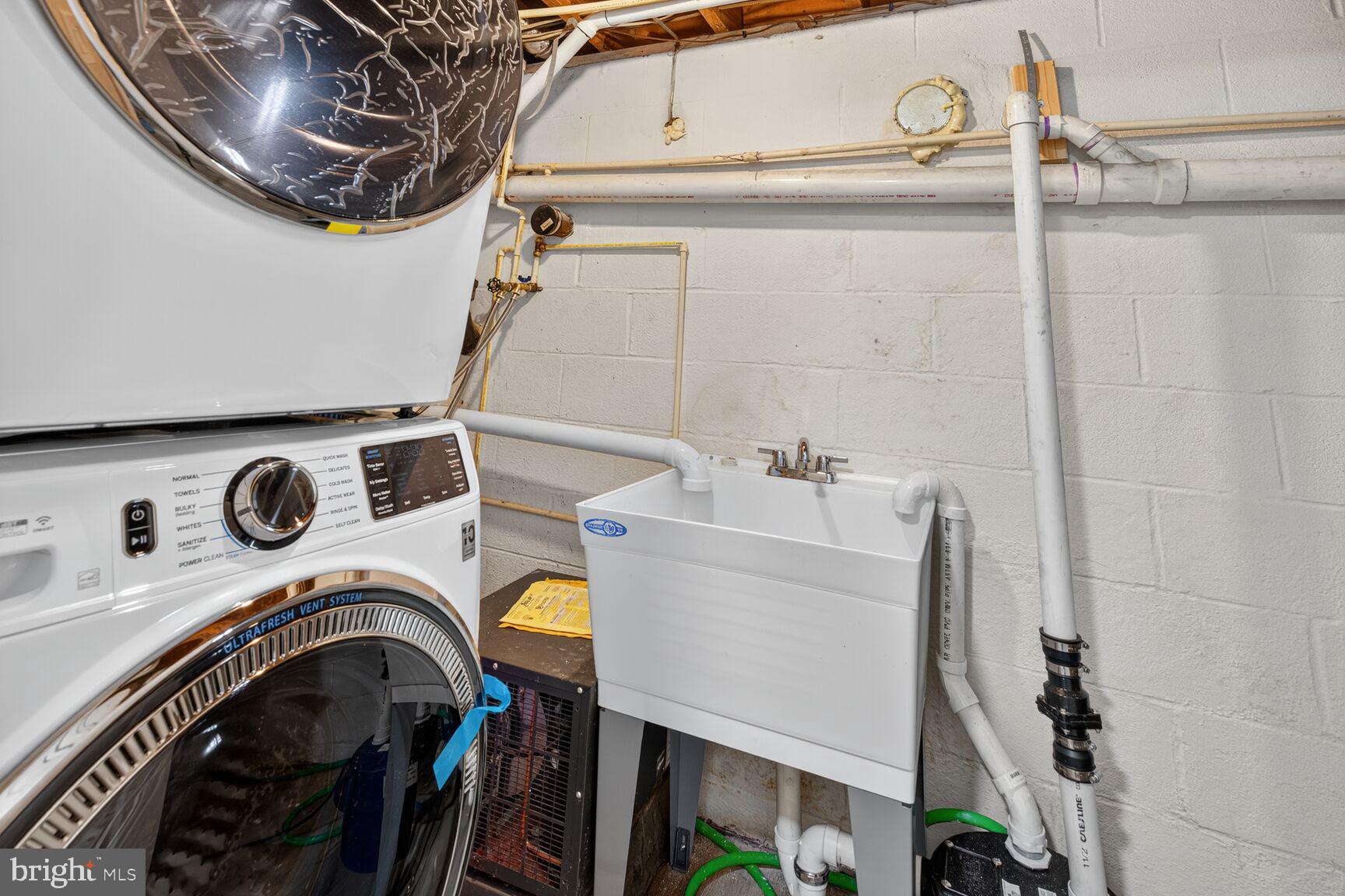 WHITE ROCK - Residential