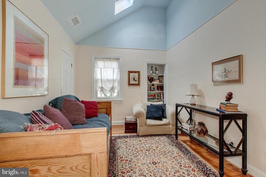 CHEVY CHASE - Residential