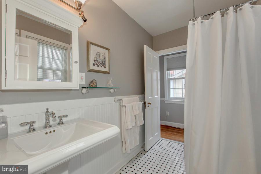 CHEVY CHASE - Residential