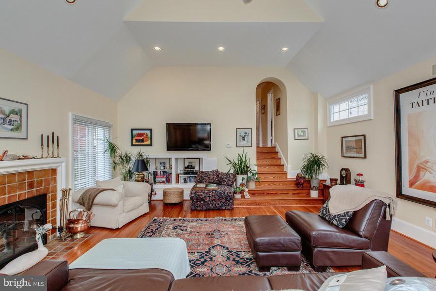 CHEVY CHASE - Residential