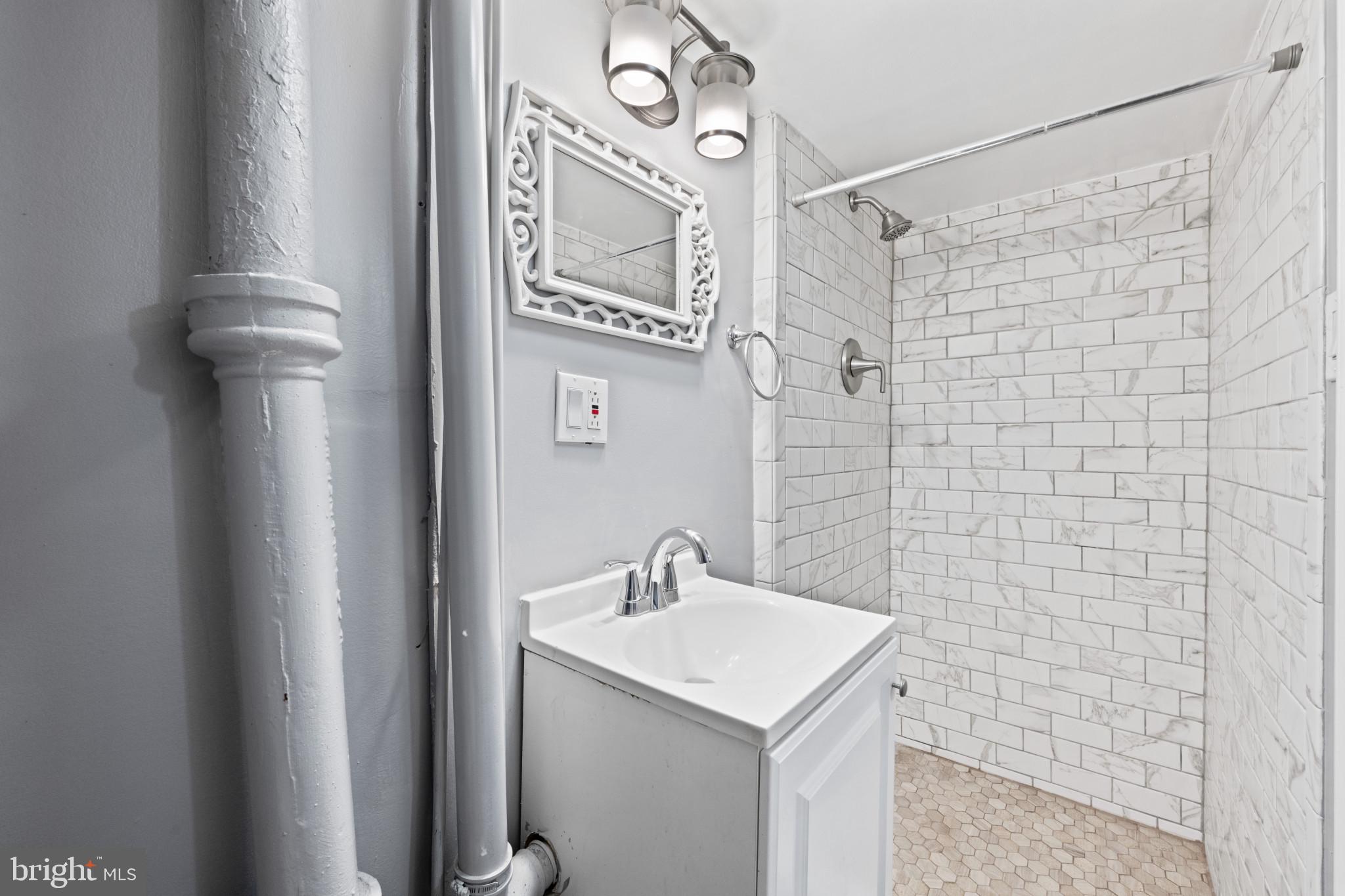 GREEKTOWN - Residential