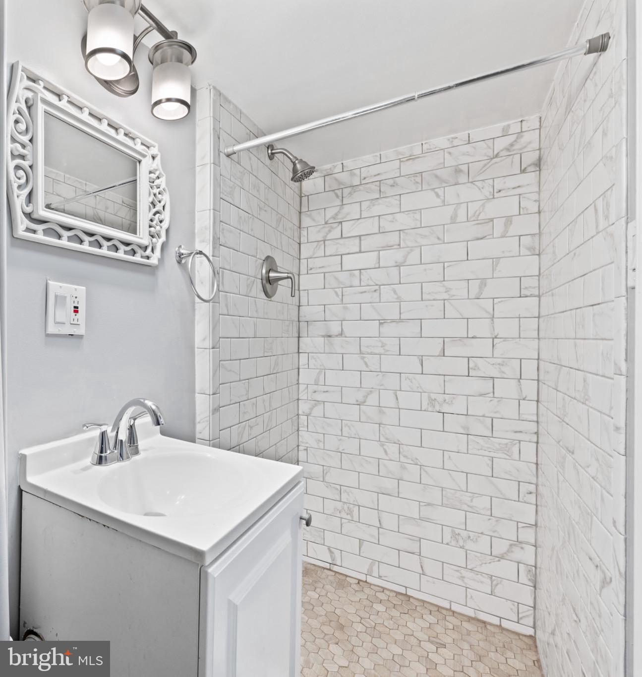 GREEKTOWN - Residential