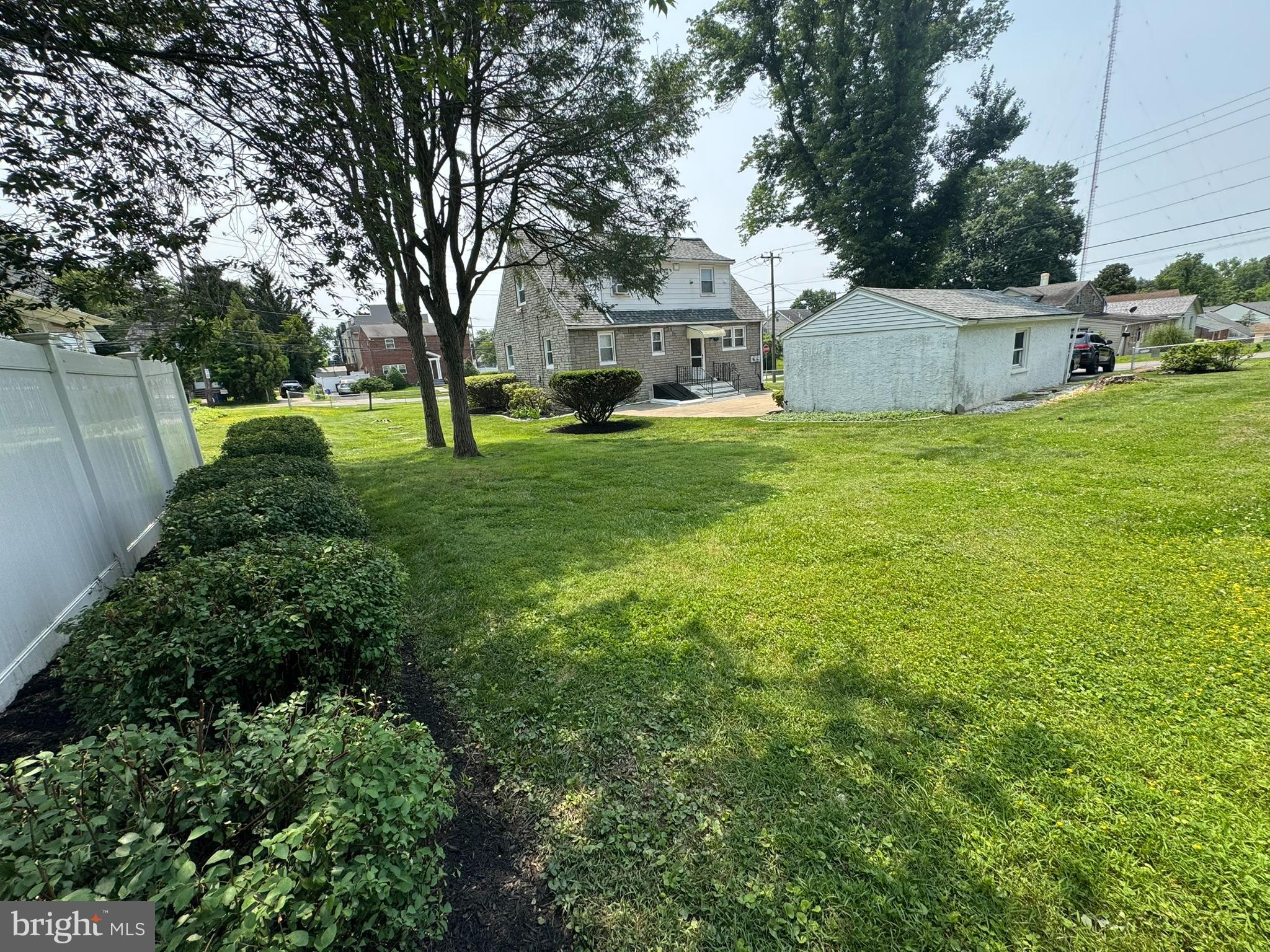 ROXBOROUGH - Residential Lease