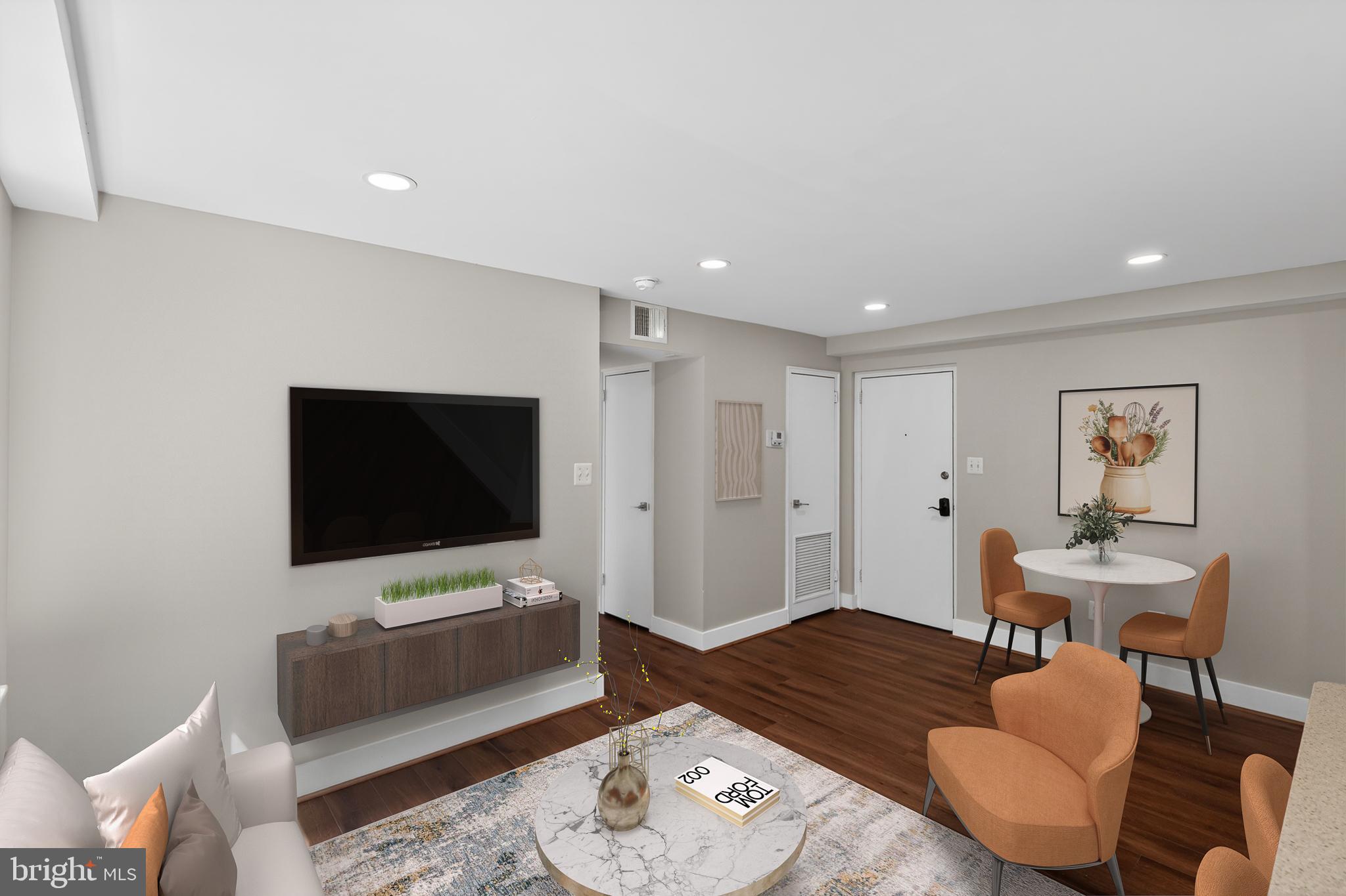 212 OAKWOOD STREET SE 213