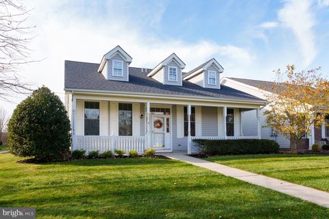 Photo of 10 Liedtke Drive, CRANBURY, NJ 08512 (MLS # NJMX2011200)