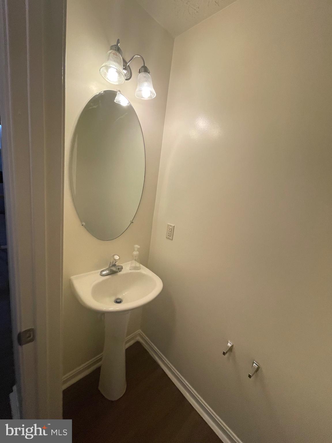 ASBURY WOODS - Residential Lease