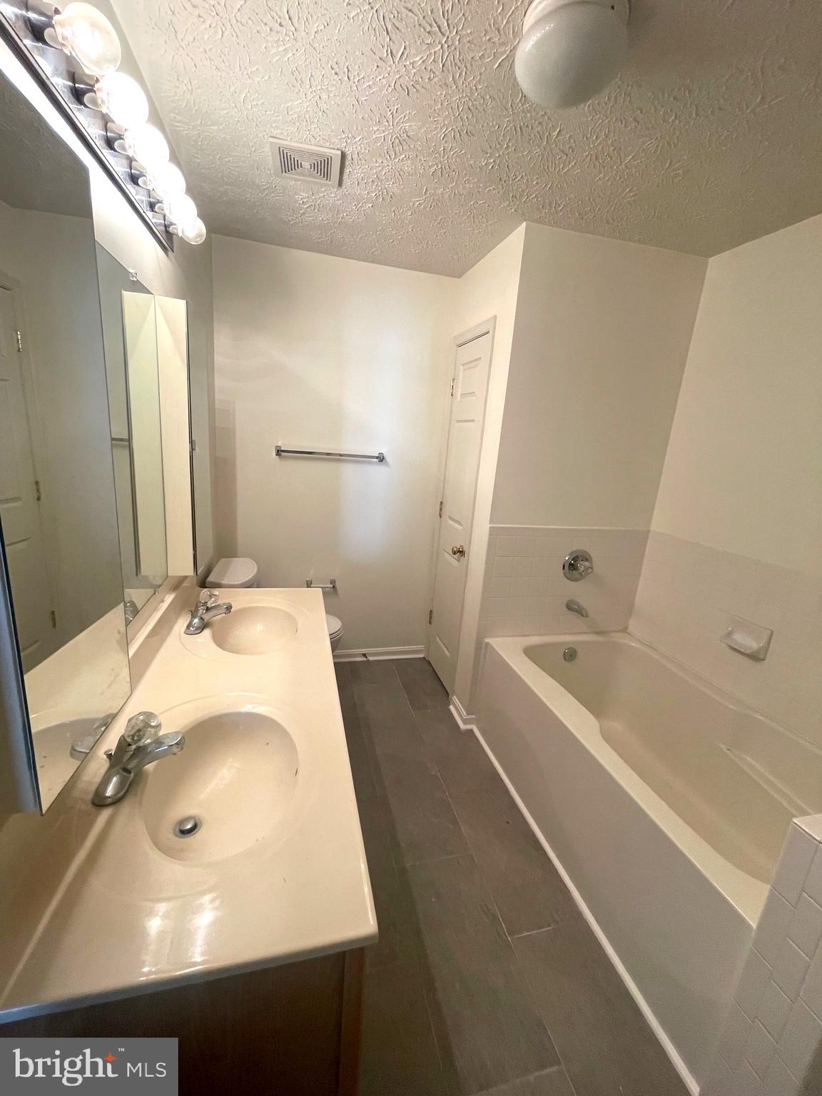 ASBURY WOODS - Residential Lease