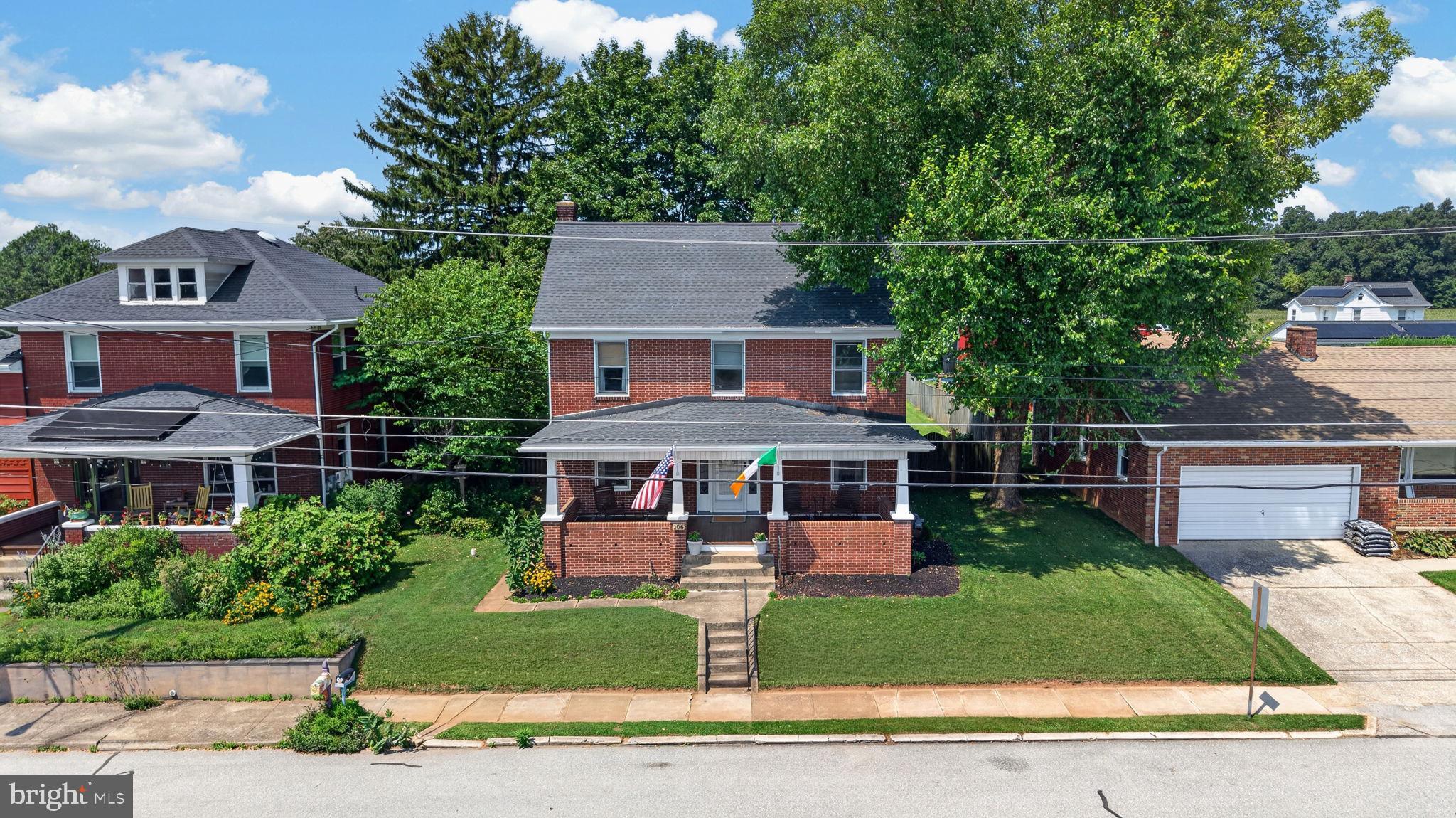 106 N 3RD STREET