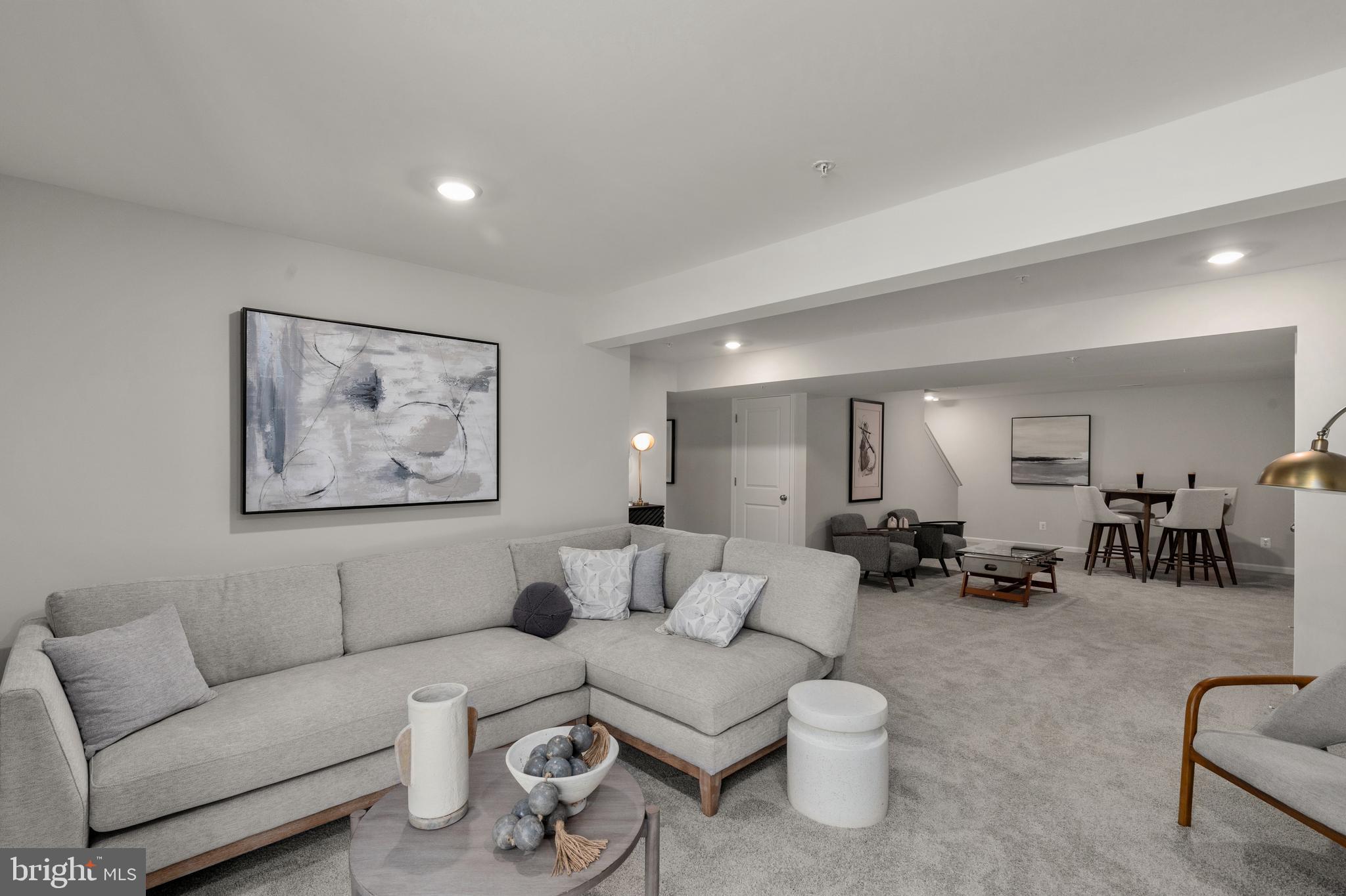 MONTGOMERY OAKS - Residential