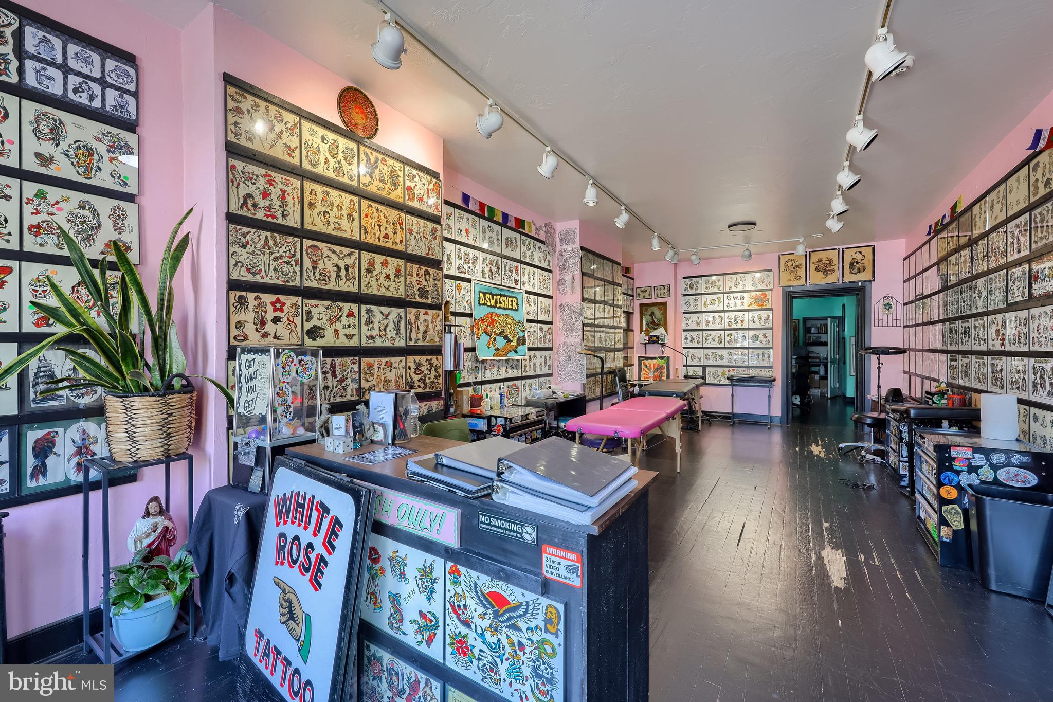 YORK CITY - Commercial Sale