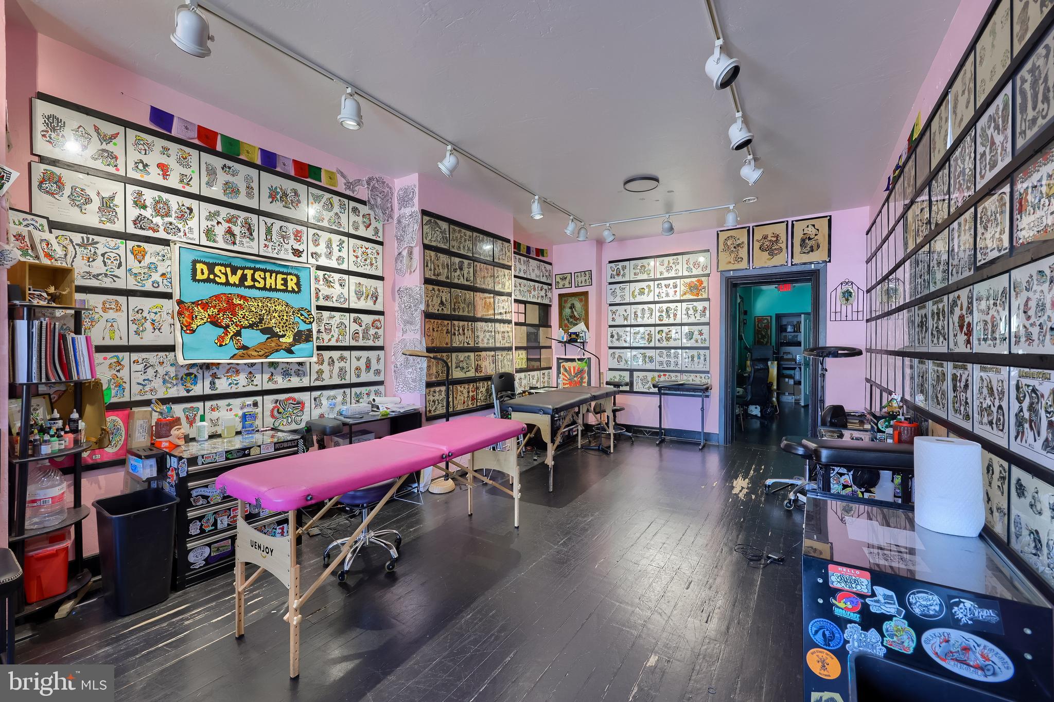 YORK CITY - Commercial Sale