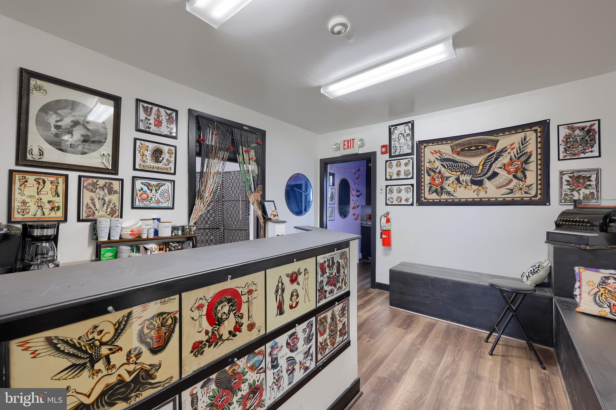 YORK CITY - Commercial Sale