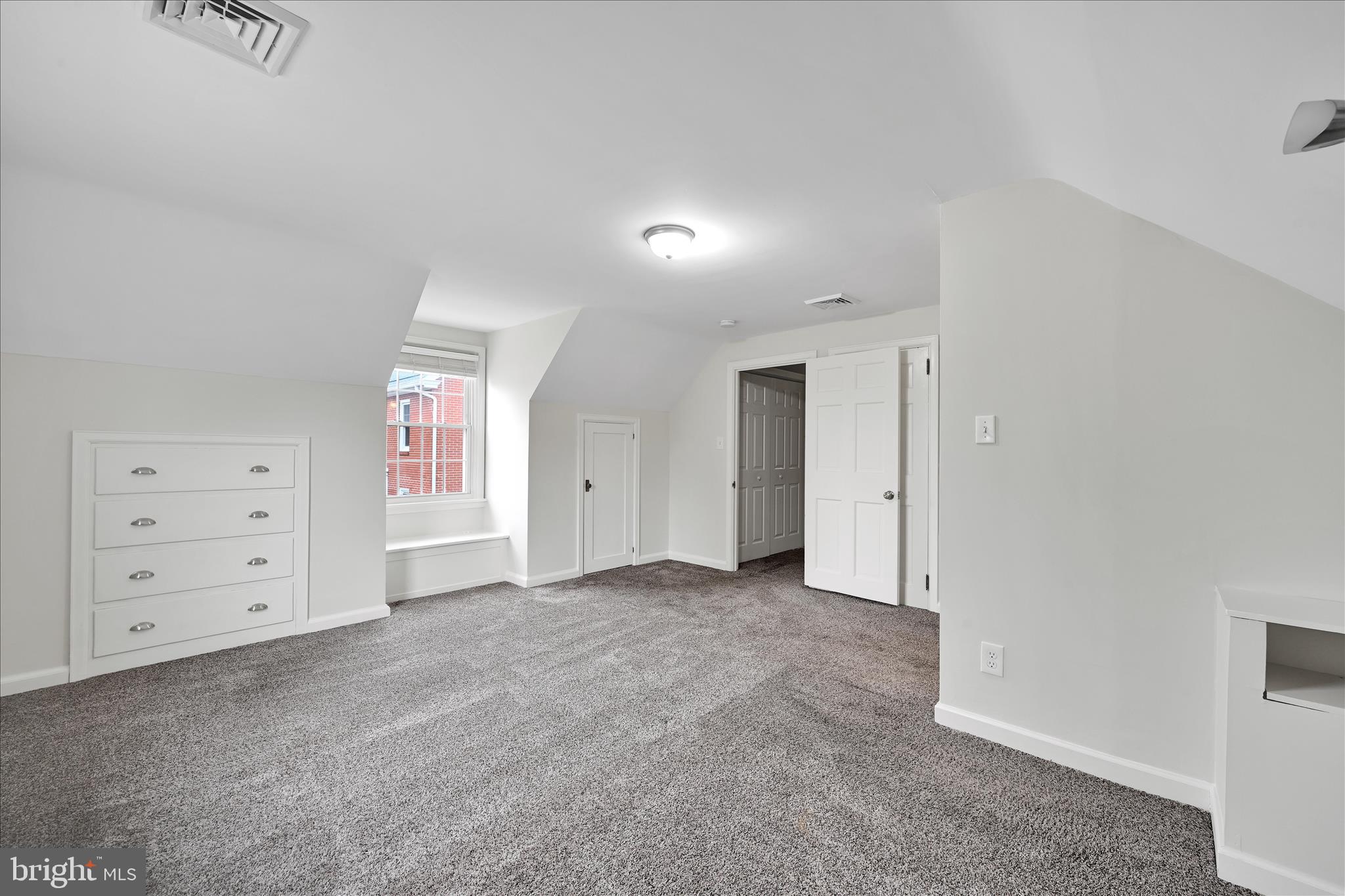 NEW HOLLAND BOROUGH - Residential