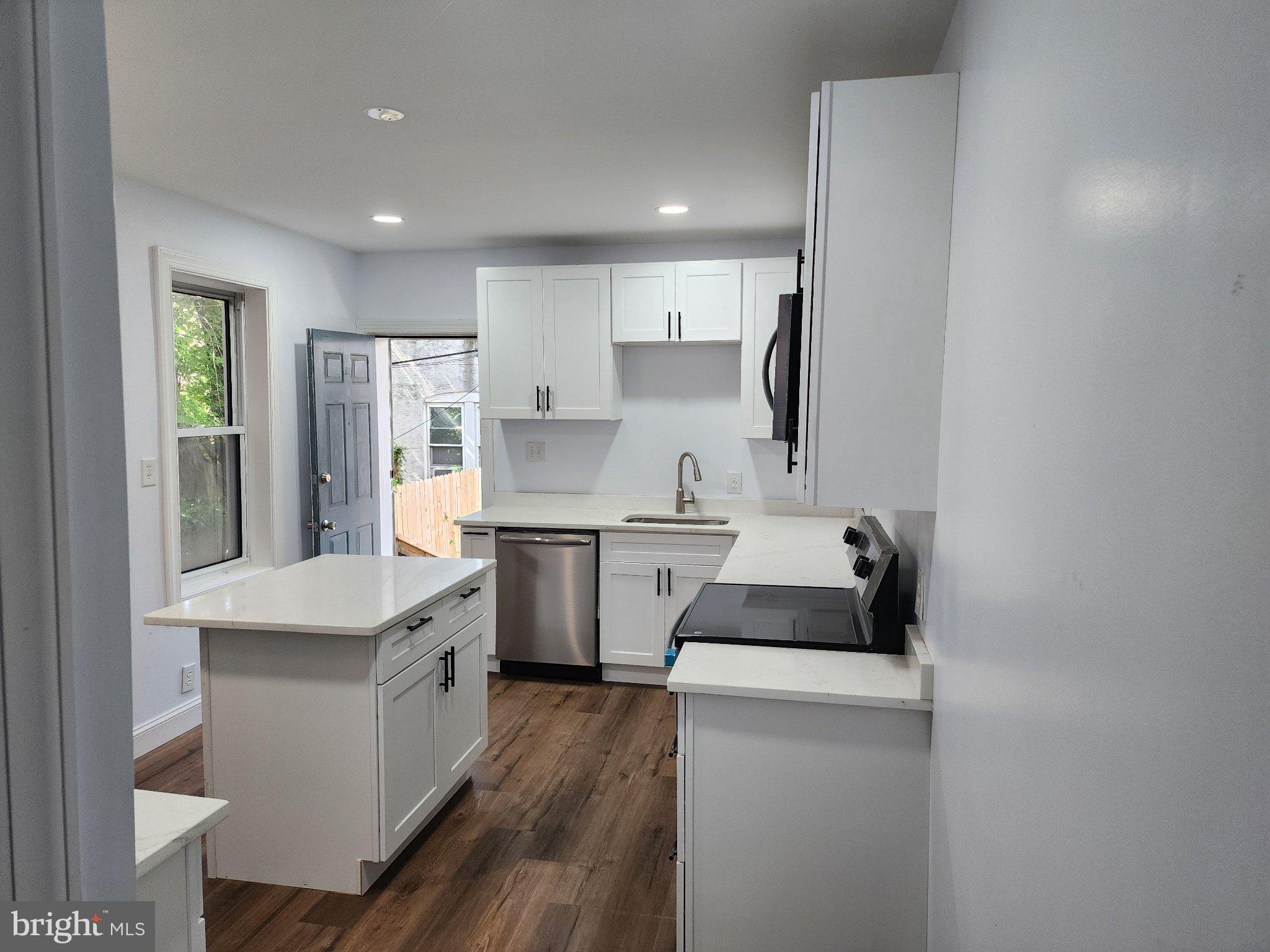 1738 W 4TH STREET