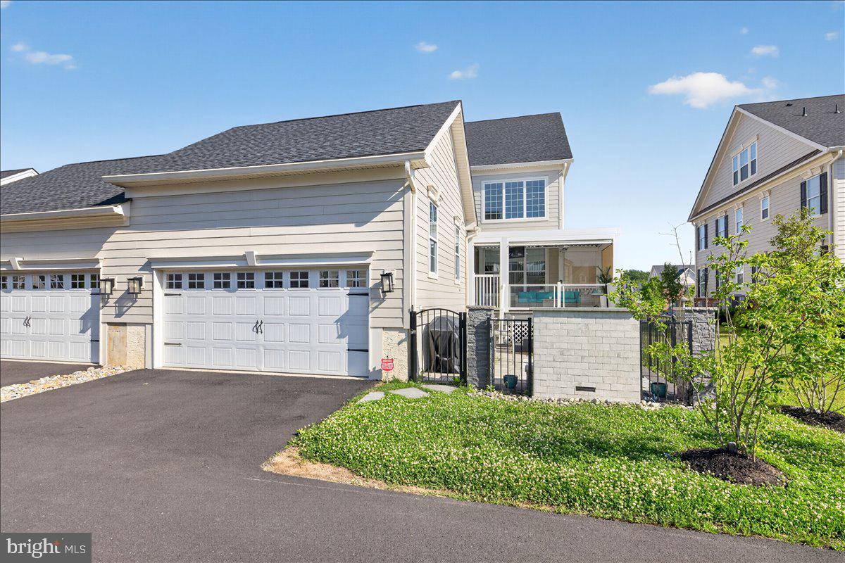 4858 W BLOSSOM DRIVE