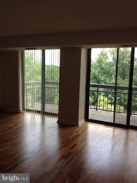 RENAISSANCE AT TYSONS - Residential Lease