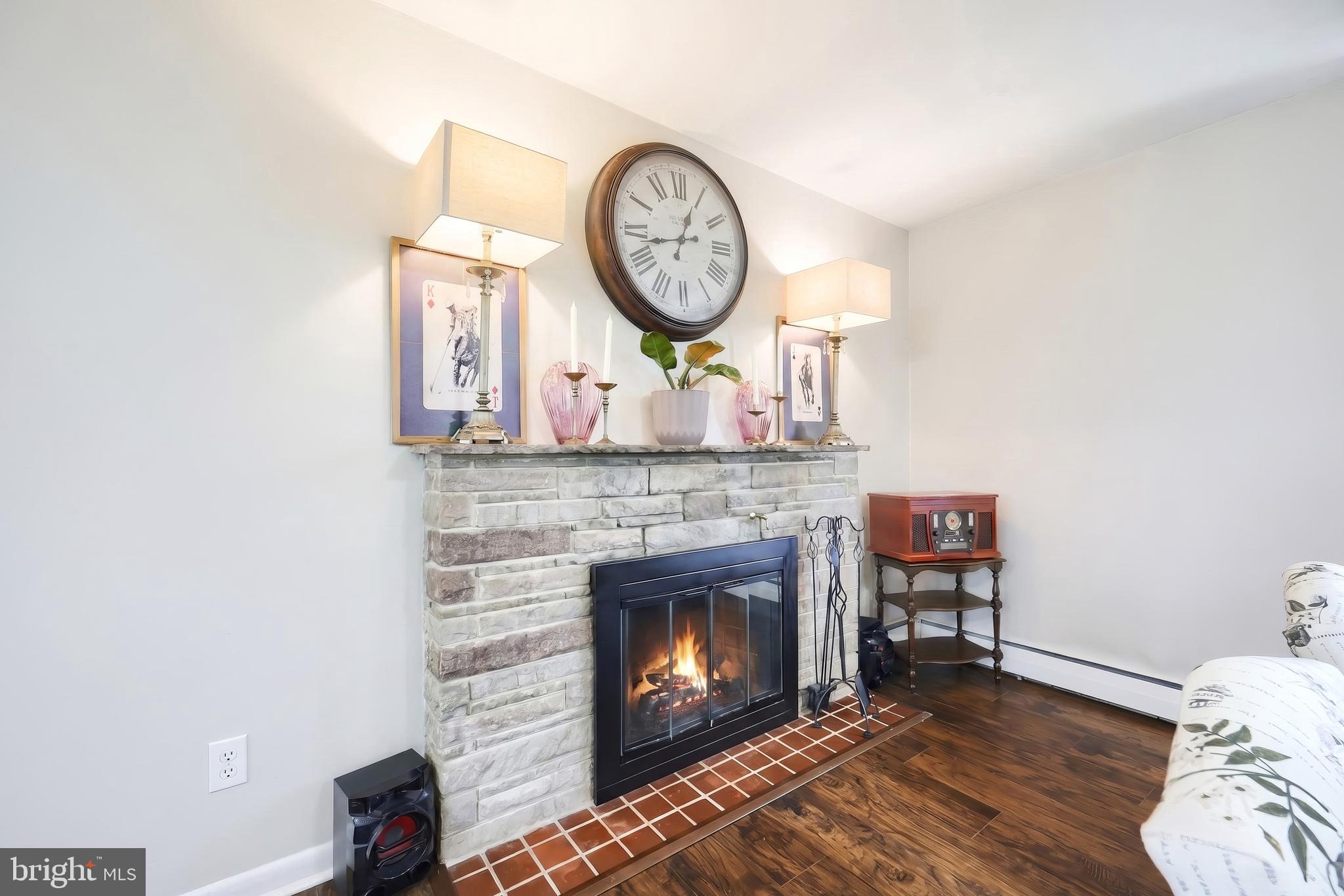 7049 LINCOLN HIGHWAY