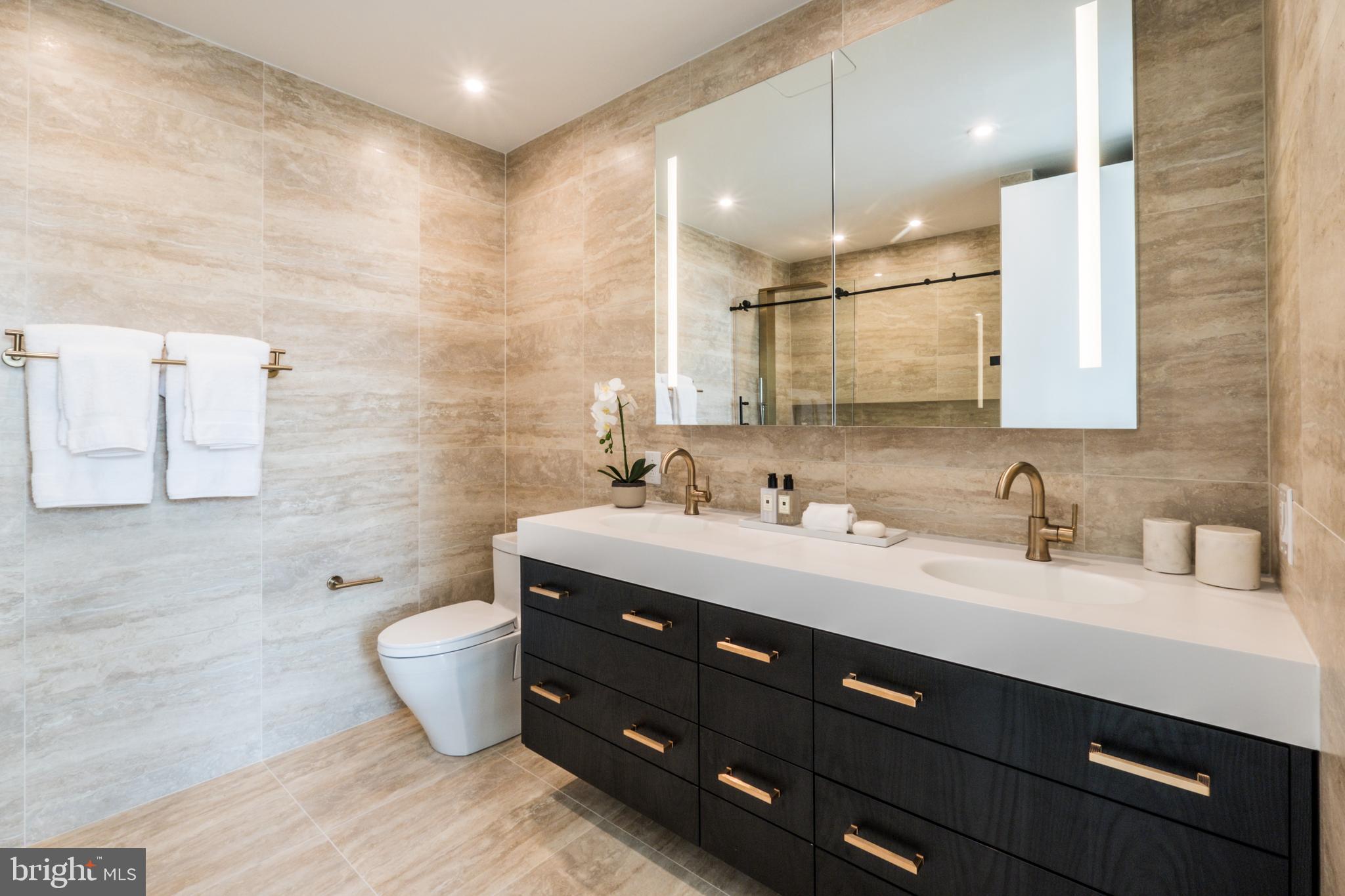 CENTER CITY - Residential Lease