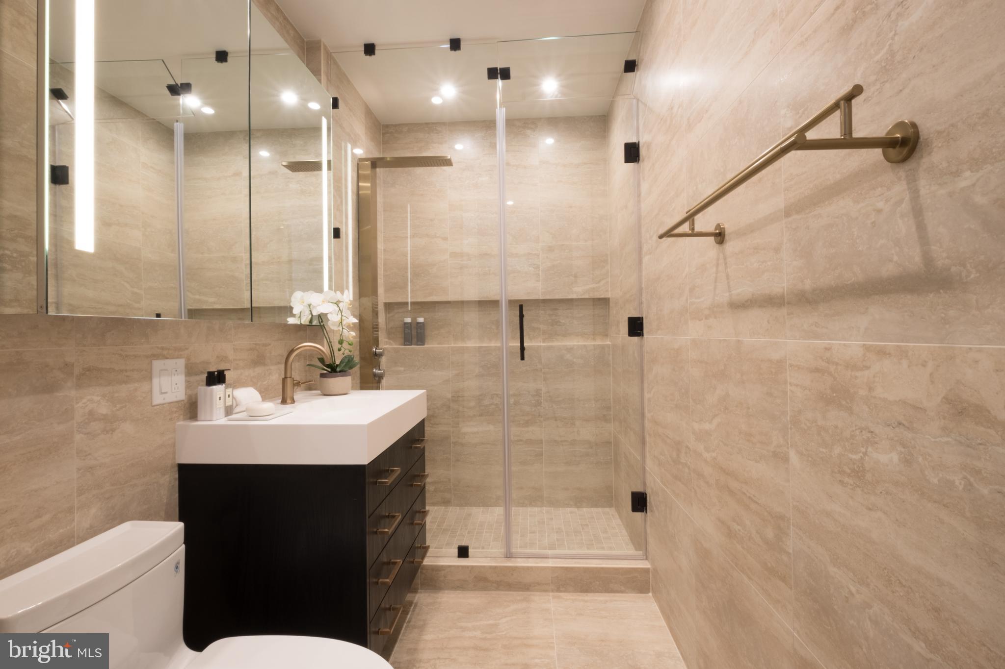 CENTER CITY - Residential Lease