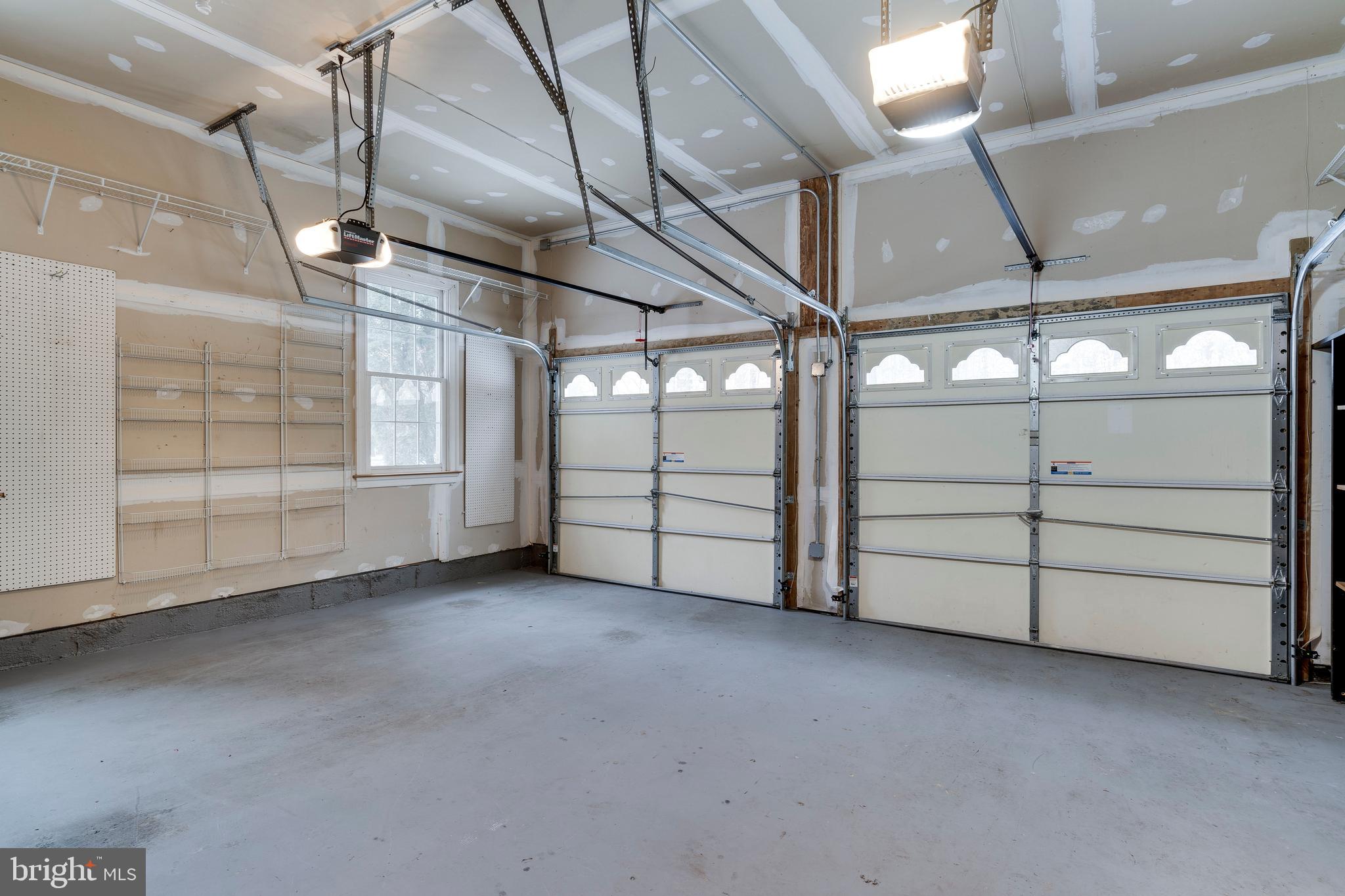 SOUTH RIVER COLONY - Residential