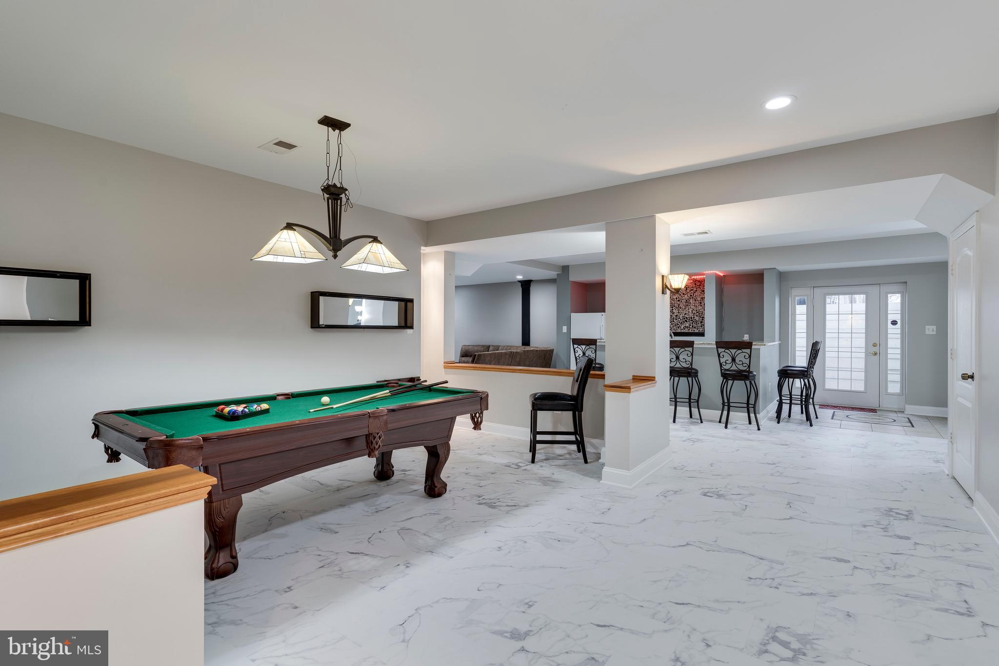 SOUTH RIVER COLONY - Residential