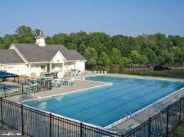 SOUTH RIVER COLONY - Residential