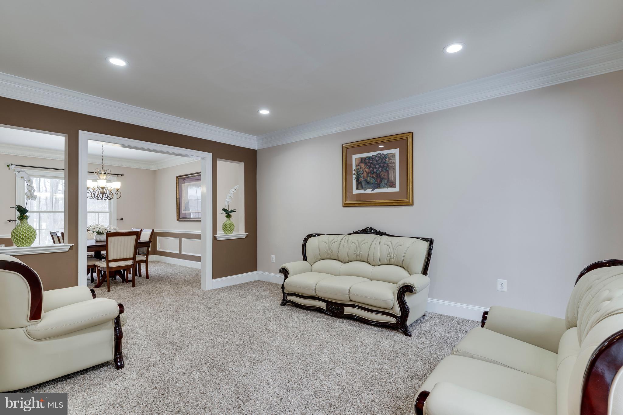 SOUTH RIVER COLONY - Residential